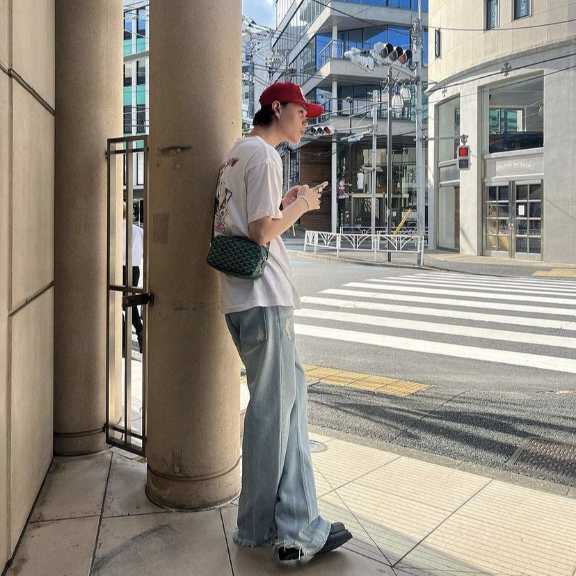 Goyard Cap-Vert PM Bag Green, Lemaire Small Croissant Bag Soft Nappa Leather Black 착용 스타일 - 1