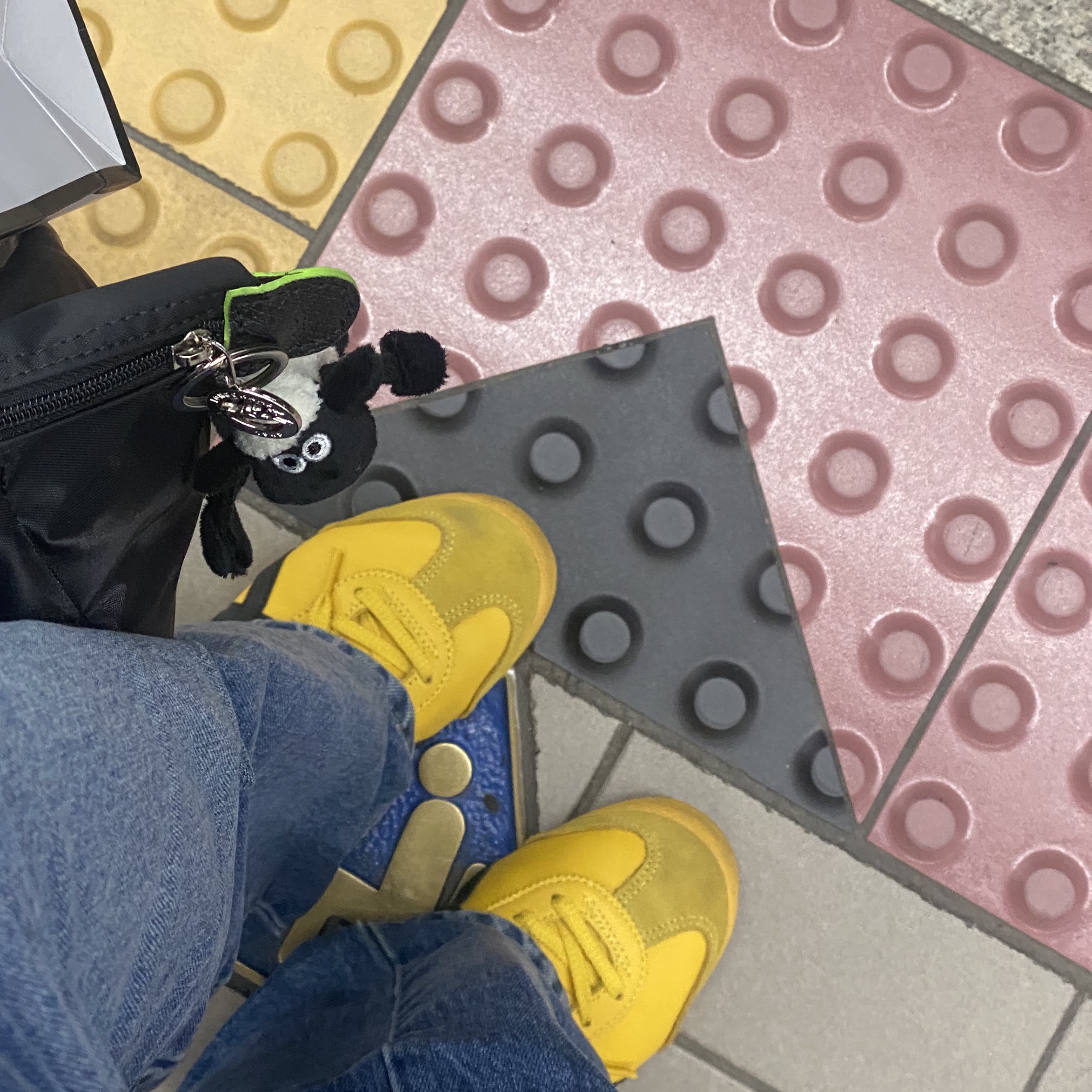 Onitsuka Tiger Mexico 66 Yellow Black 착용 스타일