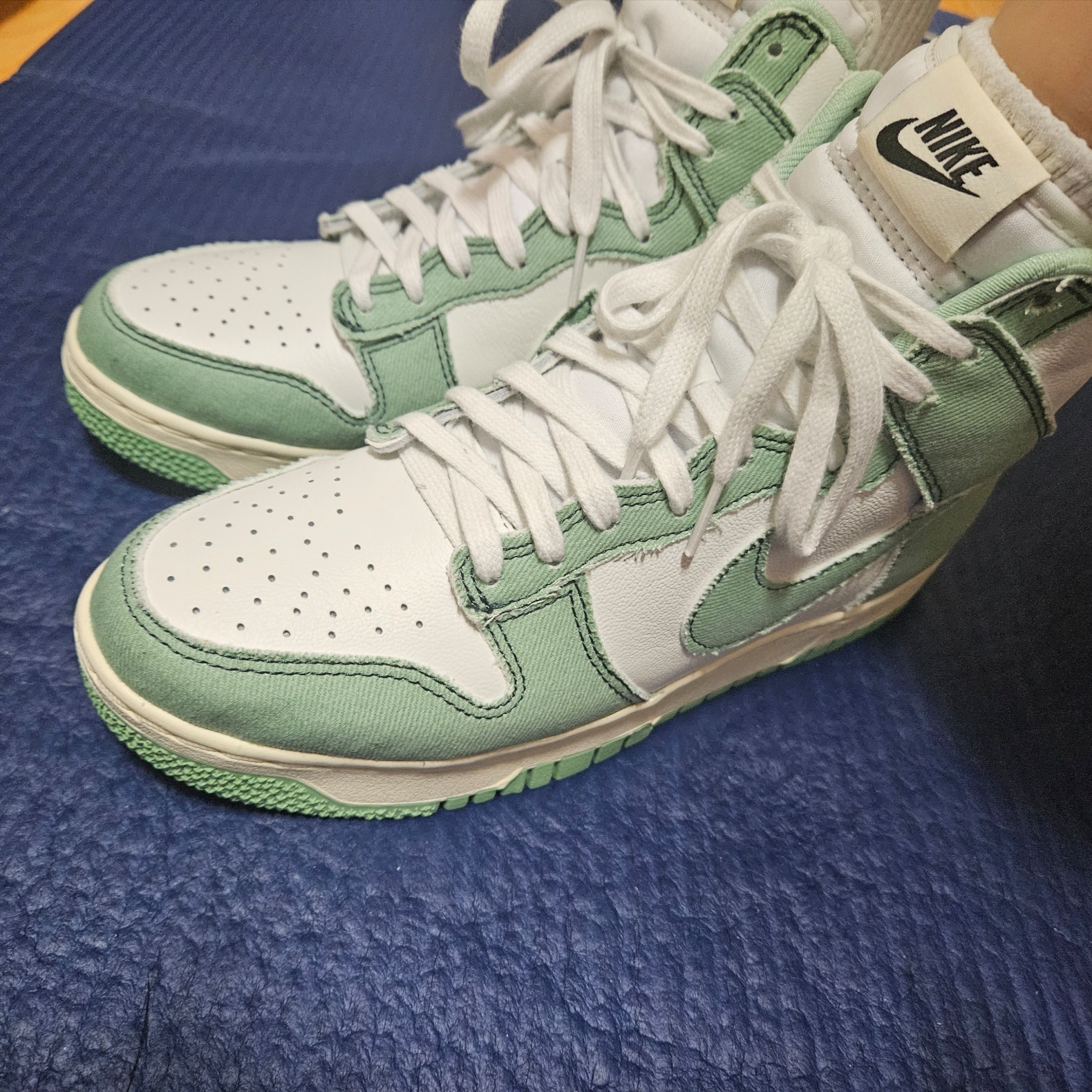 (W) Nike Dunk High 1985 Enamel Green 착용 스타일