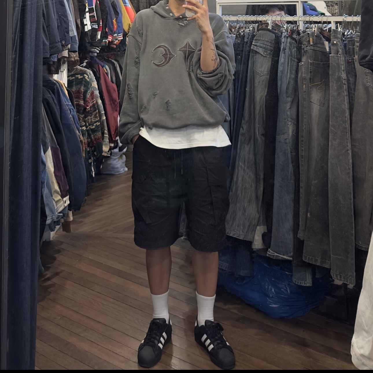 Thug Club Rock Hoodie Gray, Adidas Superstar Core Black White 착용 스타일