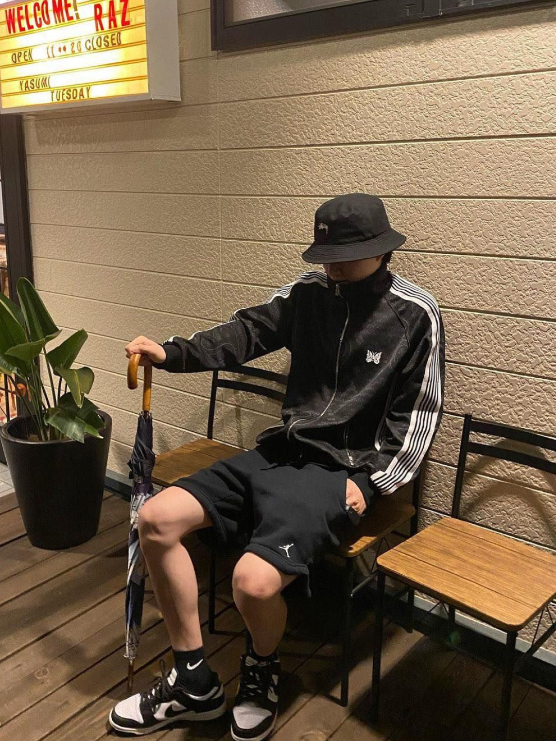 Needles x Kith Double Knit Track Jacket Nocturnal, Needles R.C. Track Jacket Velour Black 착용 스타일 - 3