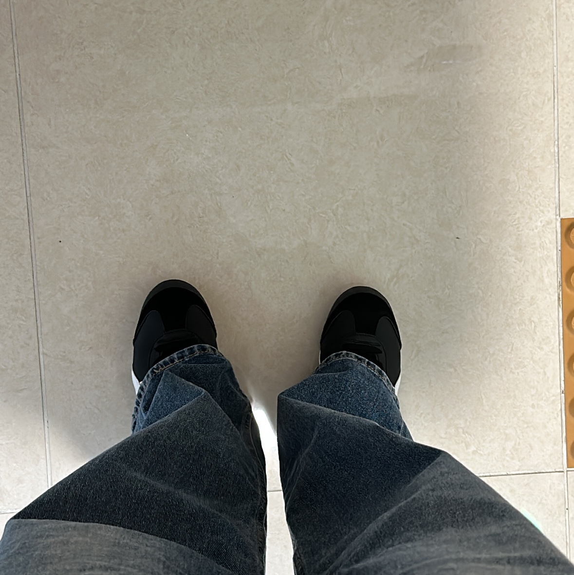 Onitsuka Tiger Mexico 66 Black White 착용 스타일