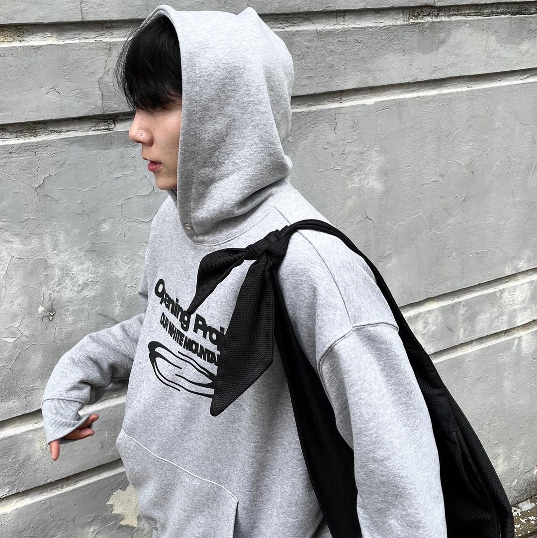 Opening Project Identity Hoodie Melange Grey 착용 스타일 - 3