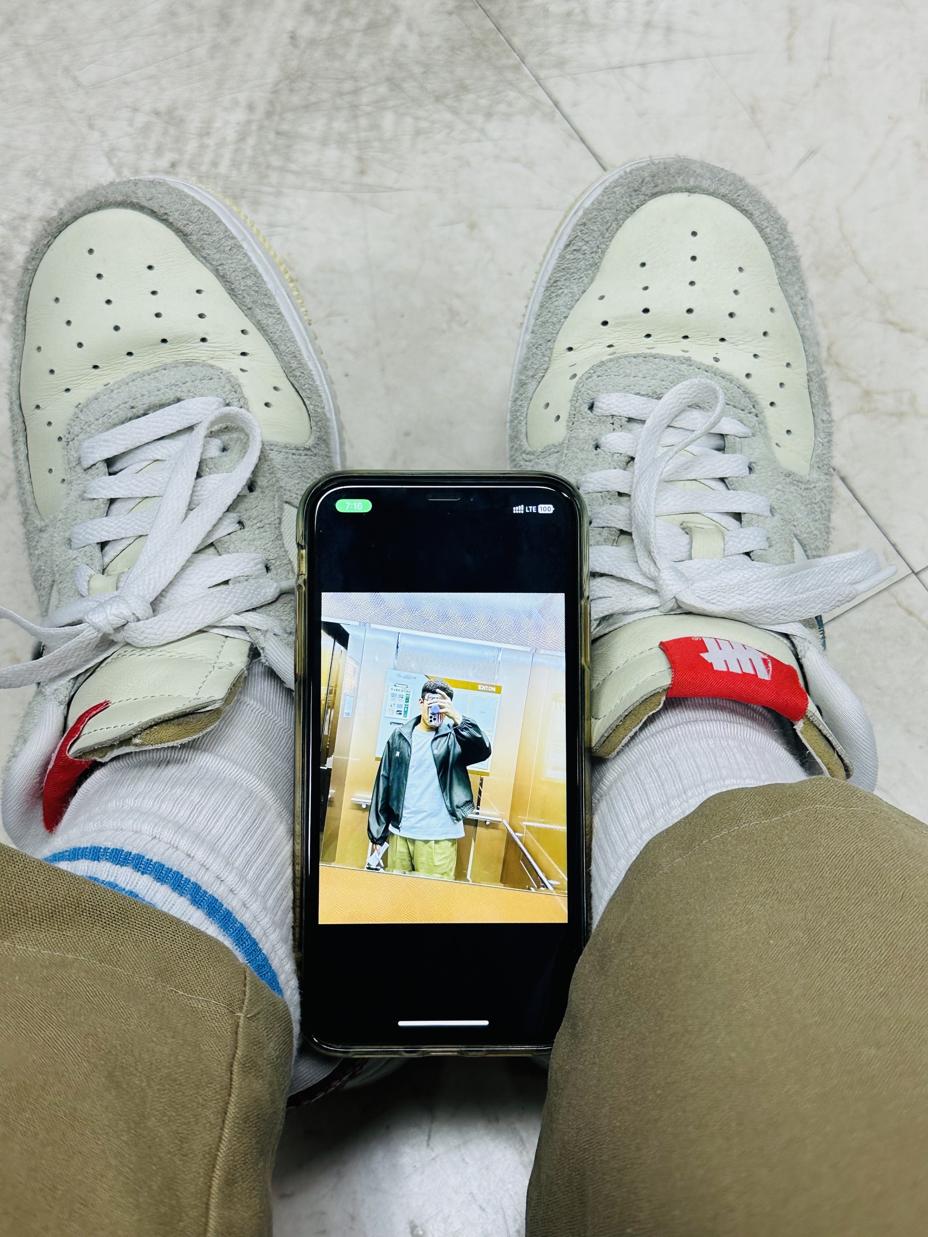 Nike x Undefeated Air Force 1 Low SP 5 On It 착용 스타일