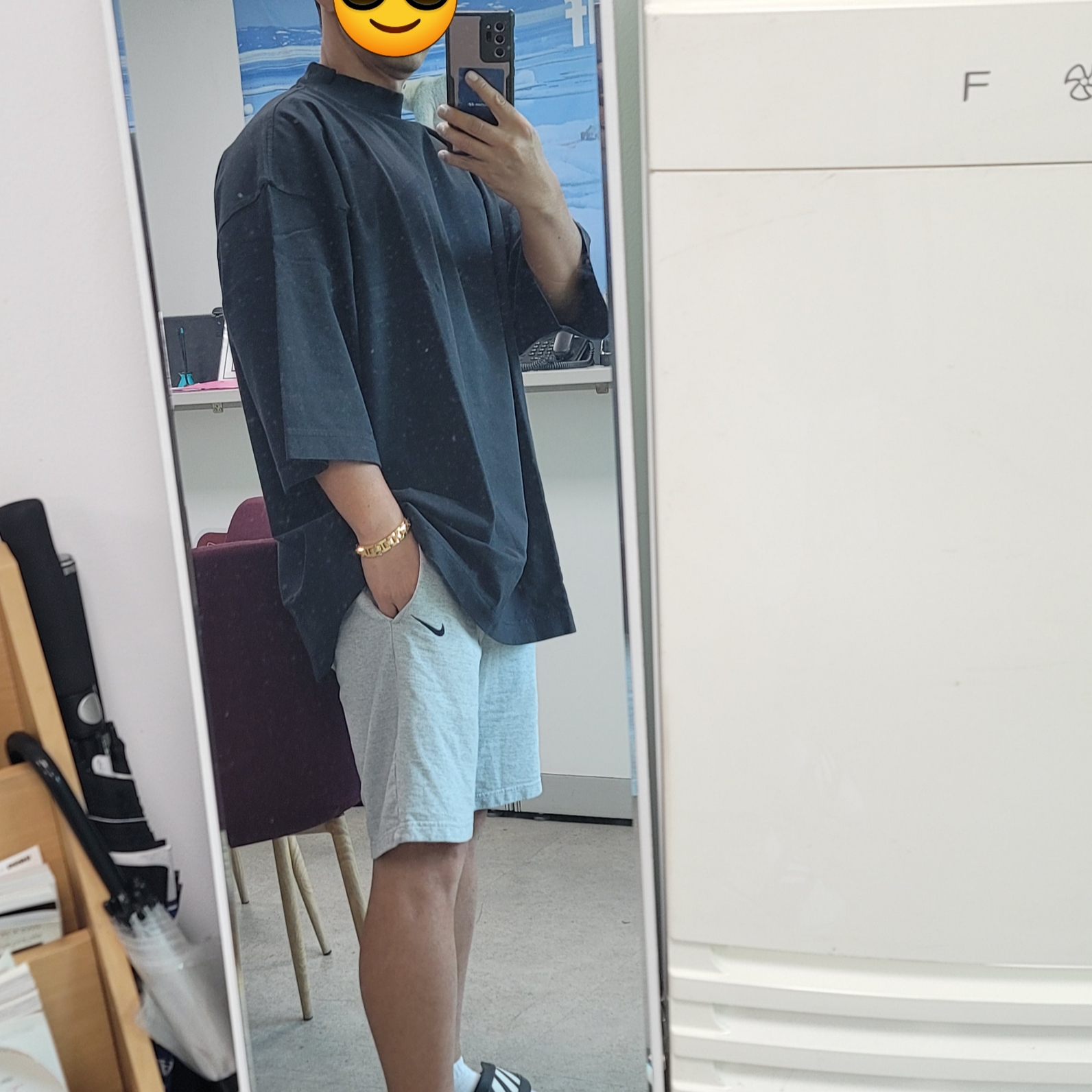 Yeezy Gap Engineered By Balenciaga Dove 3/4 Sleeve T-Shirt Black 착용 스타일 - 2
