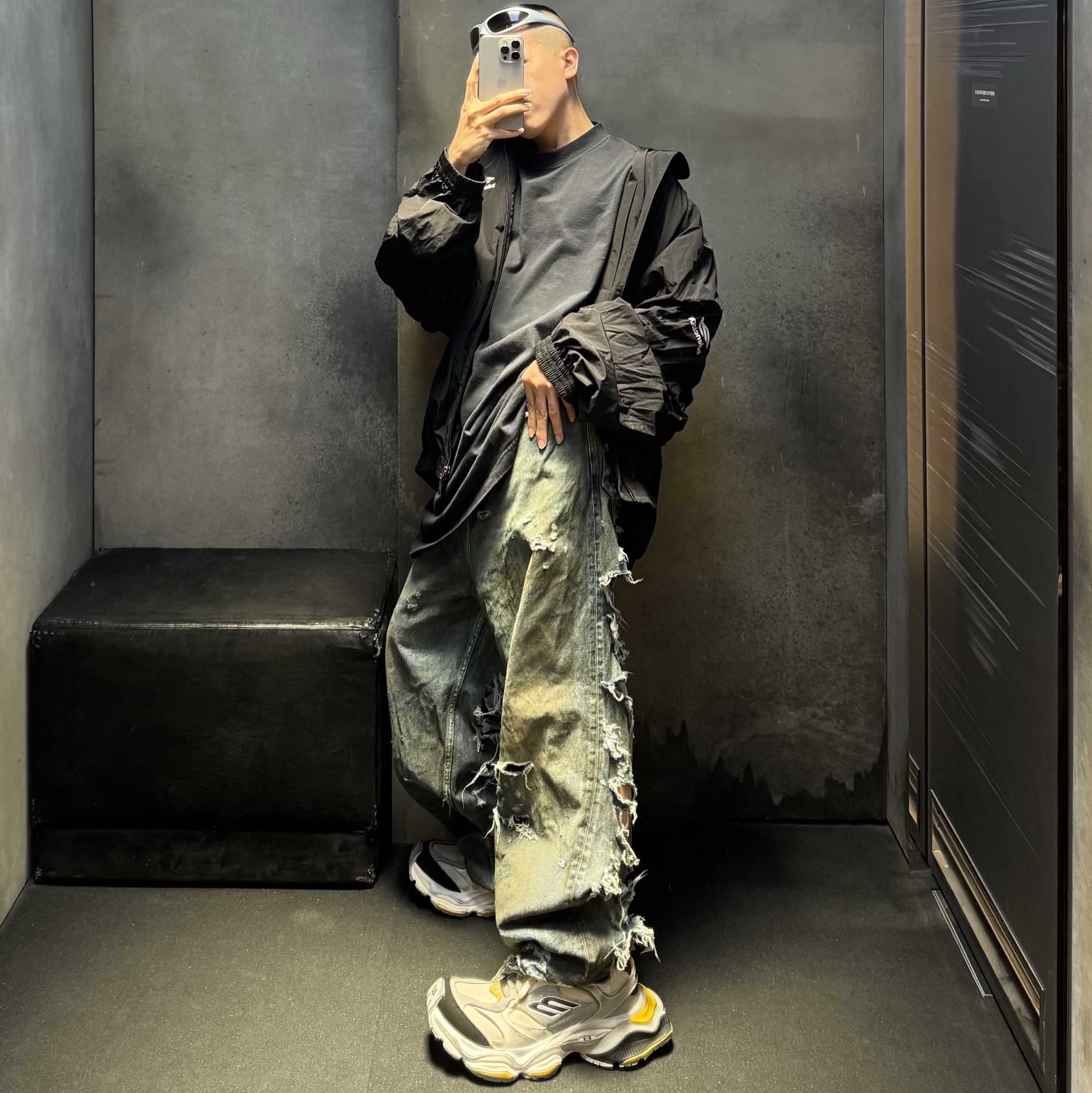 Balenciaga Cargo Sneakers Grey Black Yellow, (W) Balenciaga Cargo Sneakers Grey Black Yellow 착용 스타일 - 6