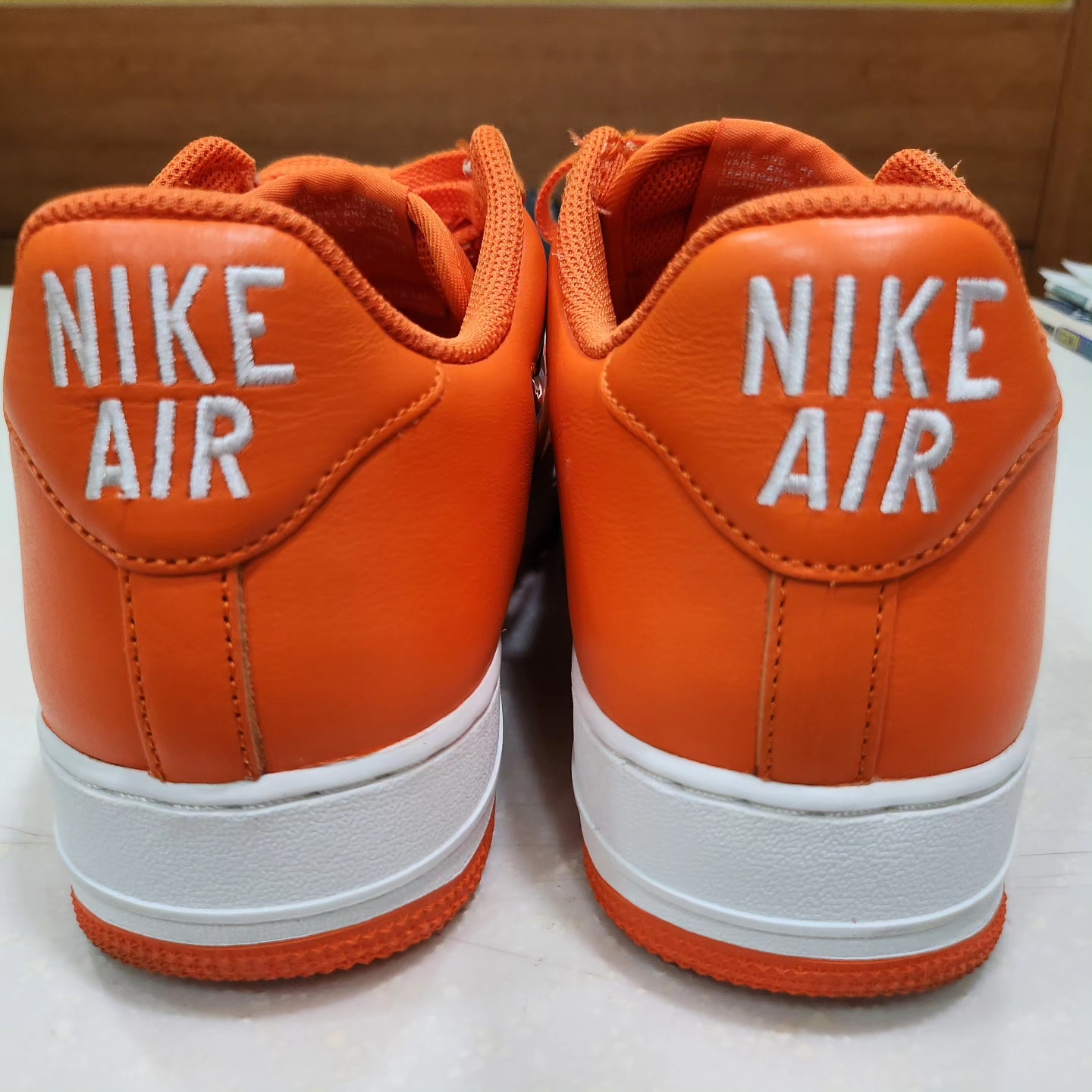 Nike Air Force 1 Low Retro Color of The Month Safety Orange 착용 스타일 - 1