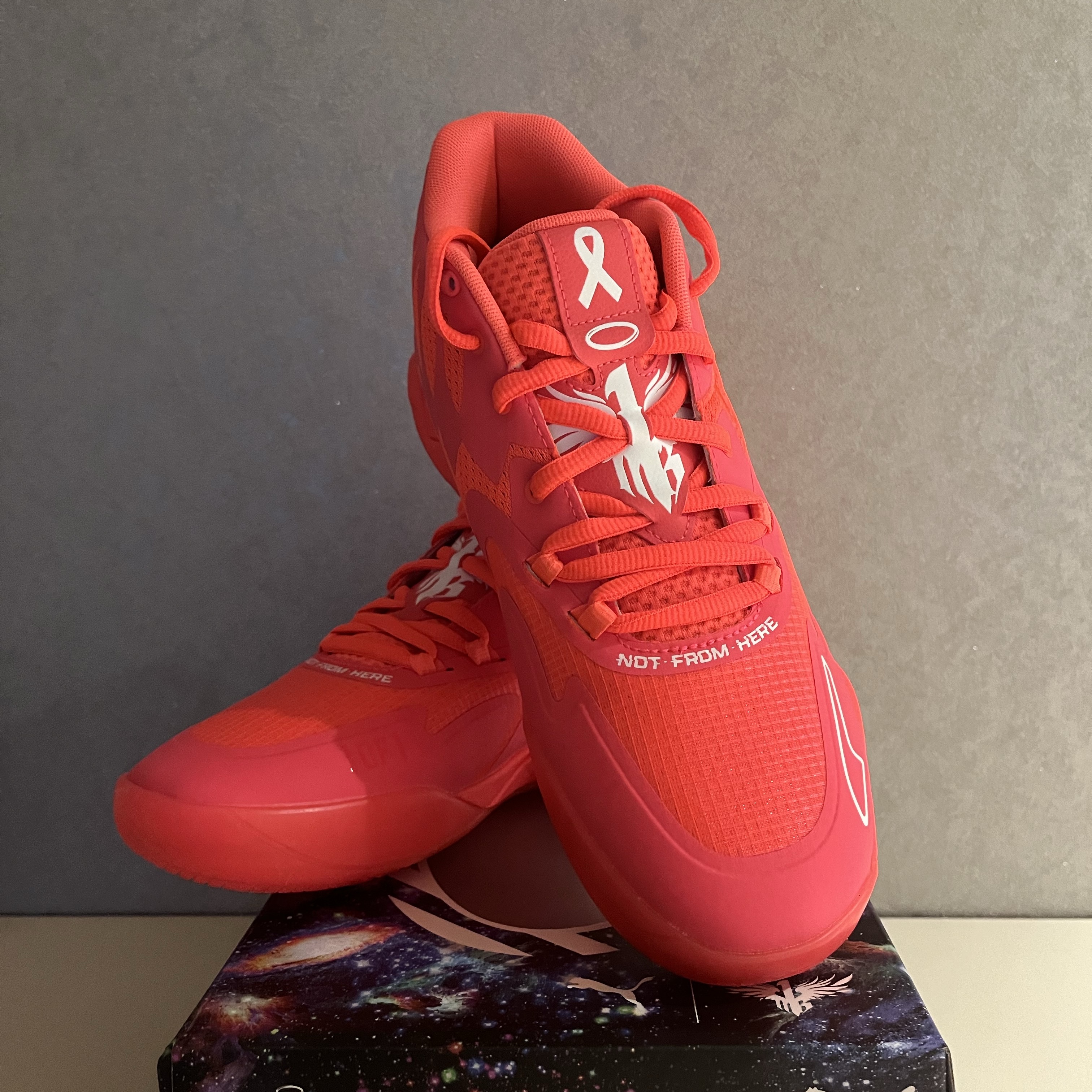 Puma MB.01 Breast Cancer Awareness Pink Alert 착용 스타일 - 2