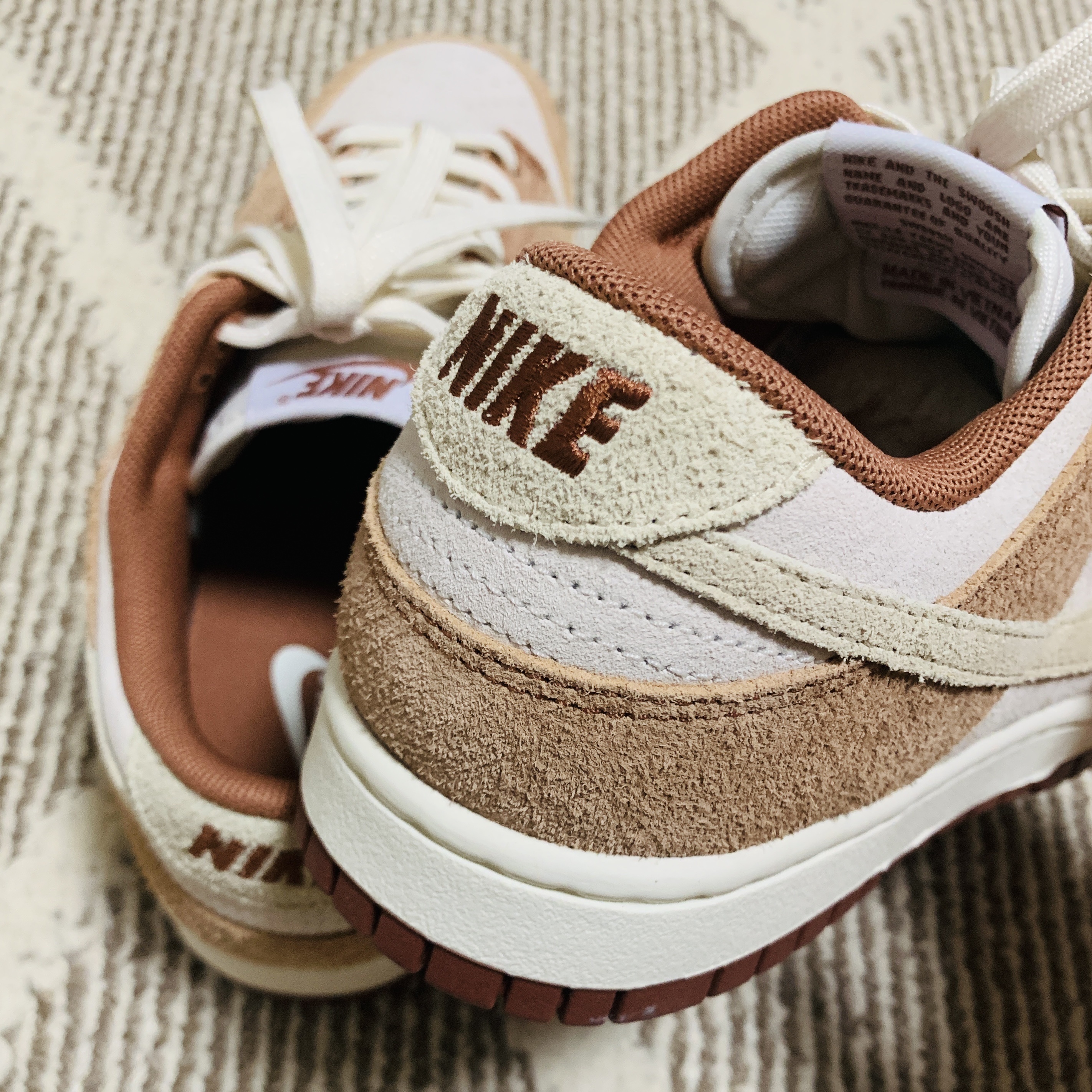 Nike Dunk Low Pro Premium Medium Curry 착용 스타일 - 4