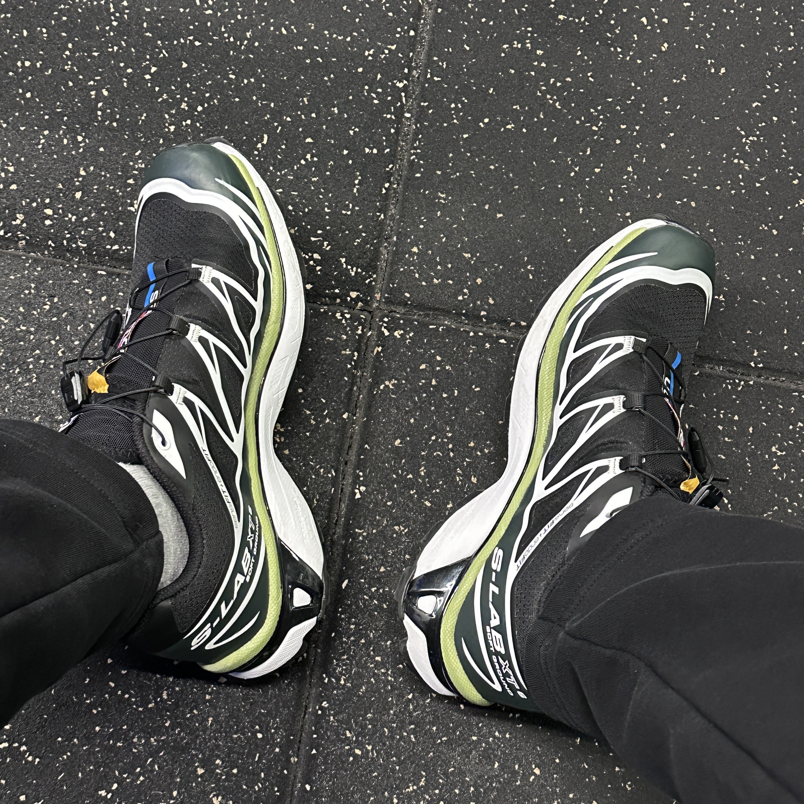 Salomon XT-6 Scarab Black 착용 스타일