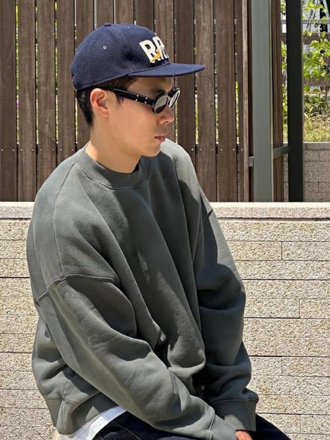 Nike x Jacquemus J Force 1 Low LX SP White, Gentle Monster x Maison Margiela MM005 Black Black 착용 스타일 - 3