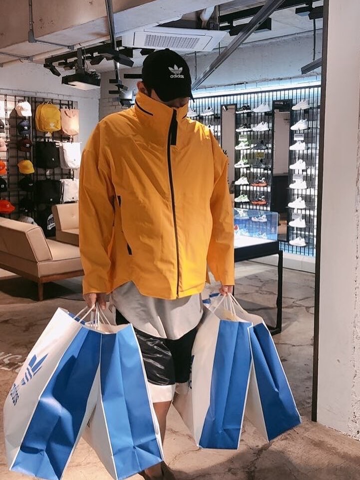 Adidas Ozweego Yellow Tint, Adidas Trefoil Baseball Cap Black White 착용 스타일 - 3