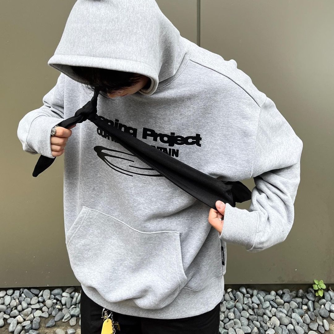 Opening Project Identity Hoodie Melange Grey 착용 스타일 - 1