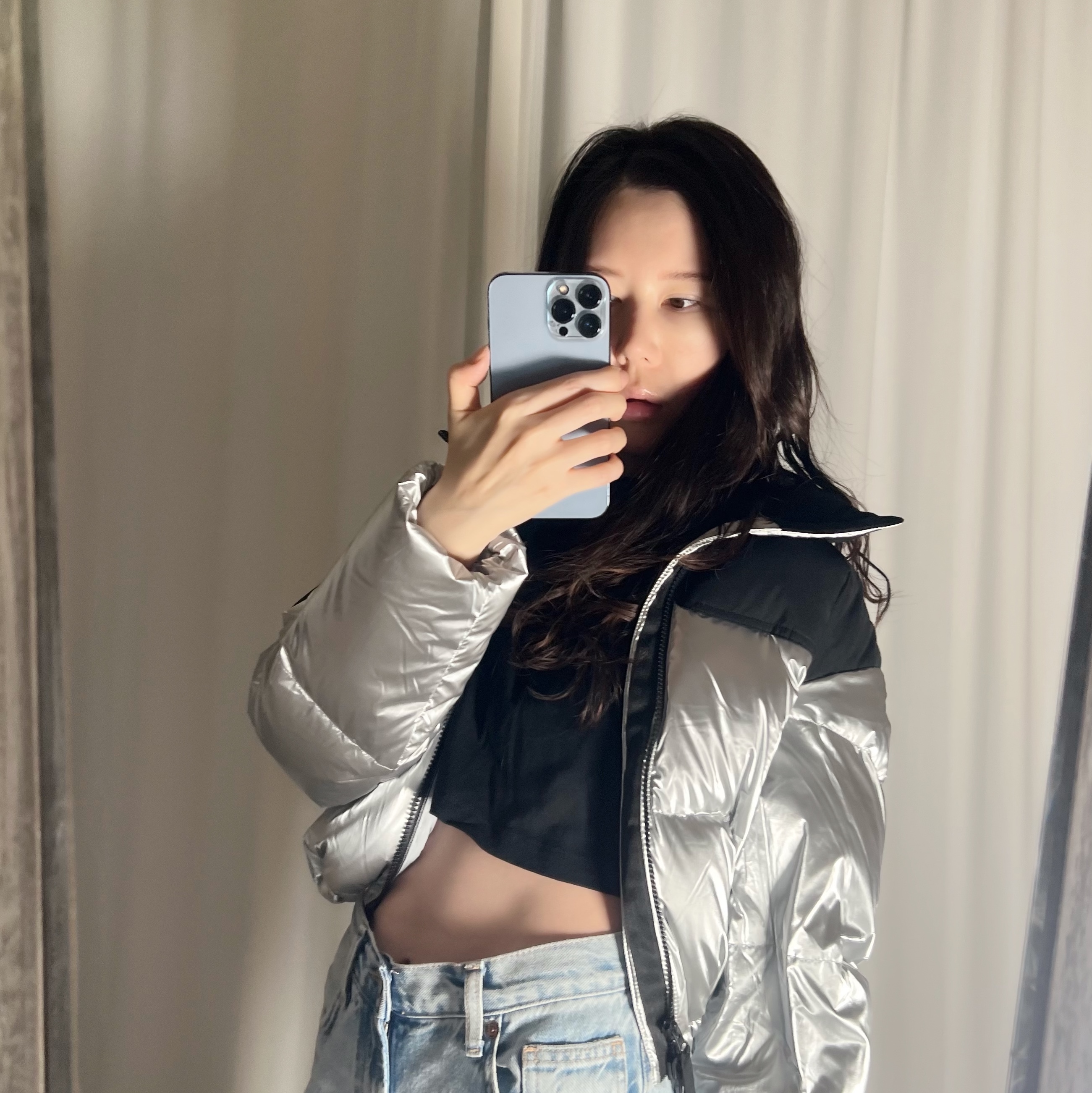 (W) The North Face White Label Novelty Nuptse Down Jacket Silver 착용 스타일 - 3