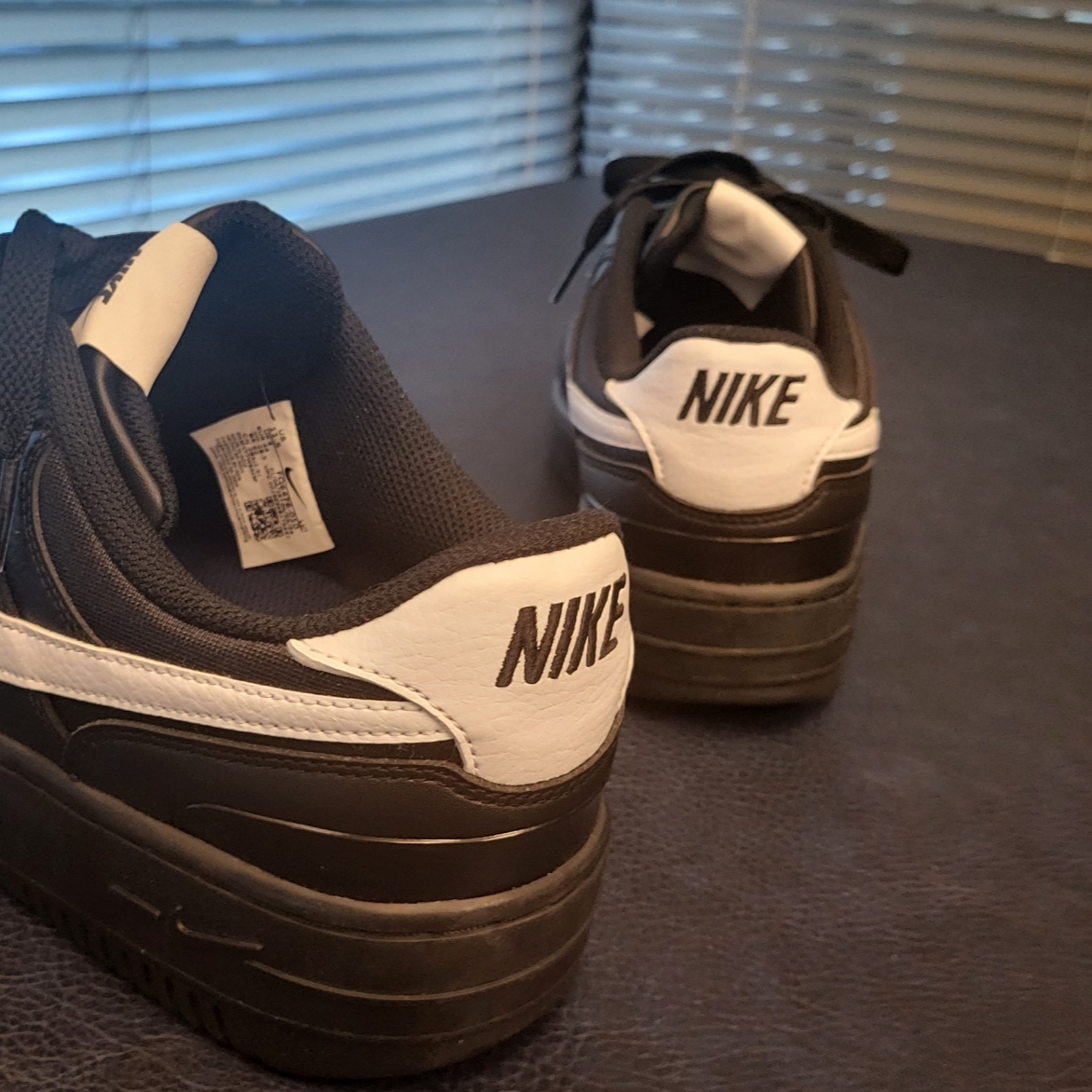 (W) Nike Gamma Force Black White 착용 스타일 - 2