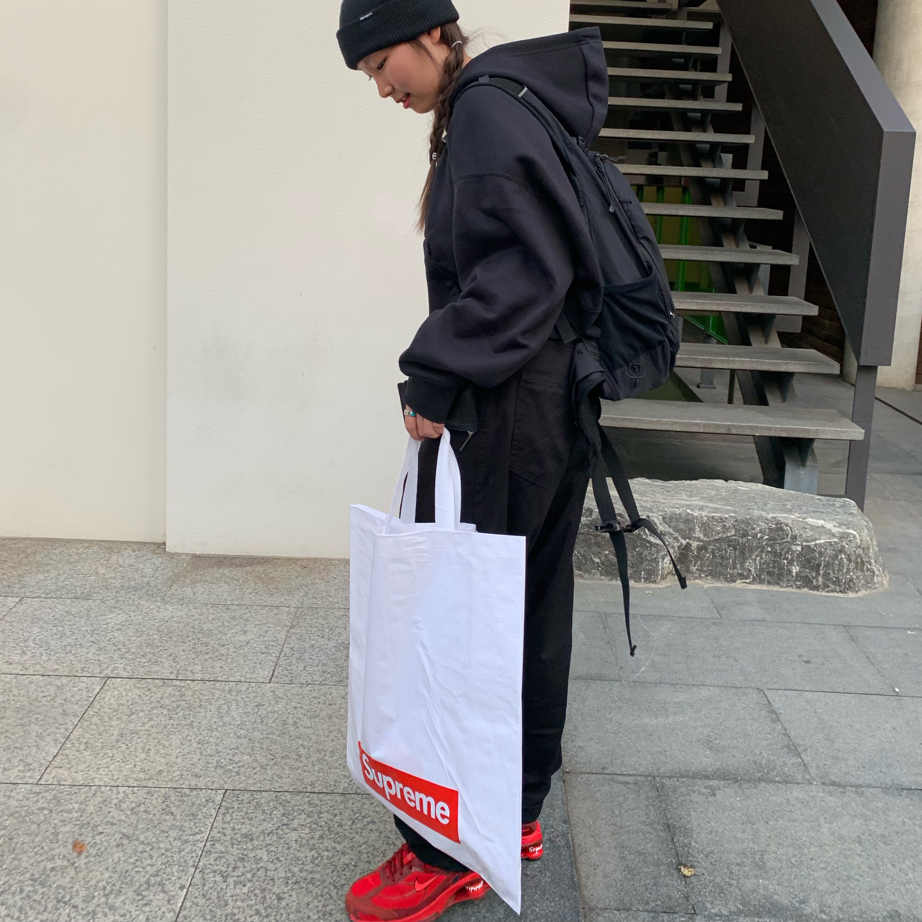 Nike x Supreme Shox Ride 2 SP Red 착용 스타일 - 1