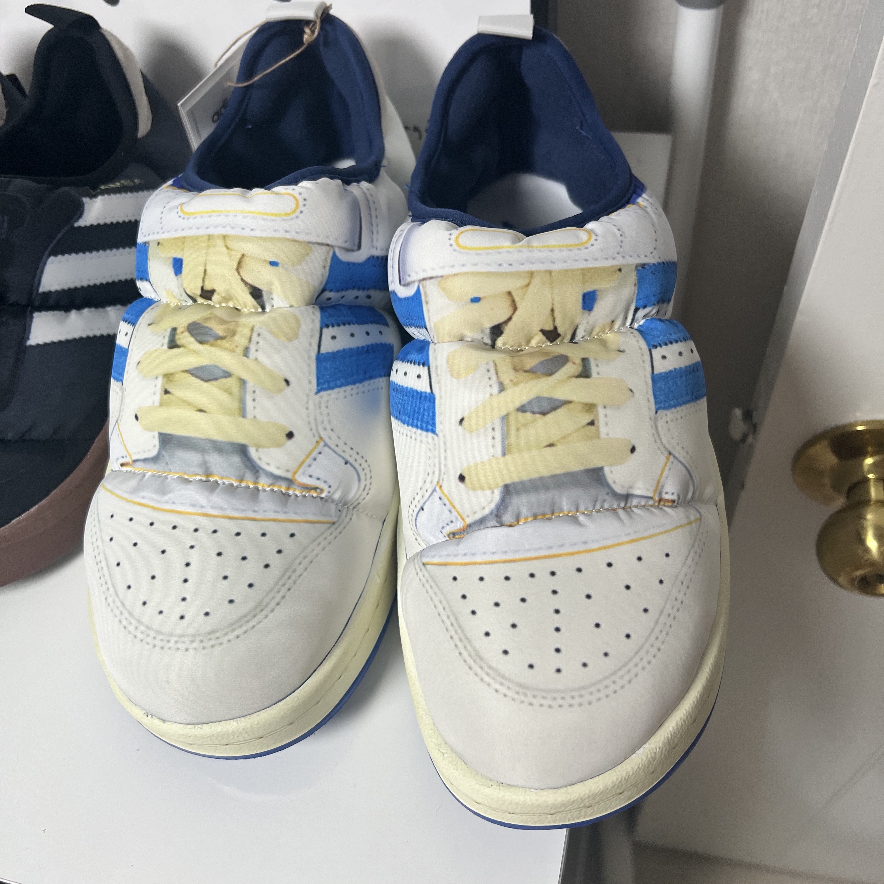 Adidas Puffylette Superstar Cloud White, Adidas Puffylette Samba Core Black 착용 스타일 - 2