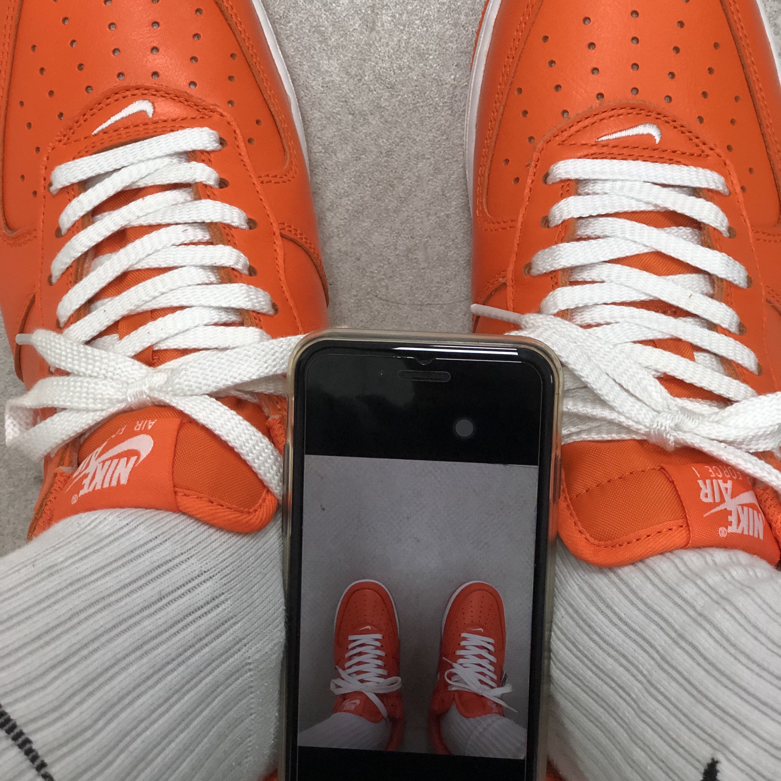 Nike Air Force 1 Low Retro Color of The Month Safety Orange 착용 스타일