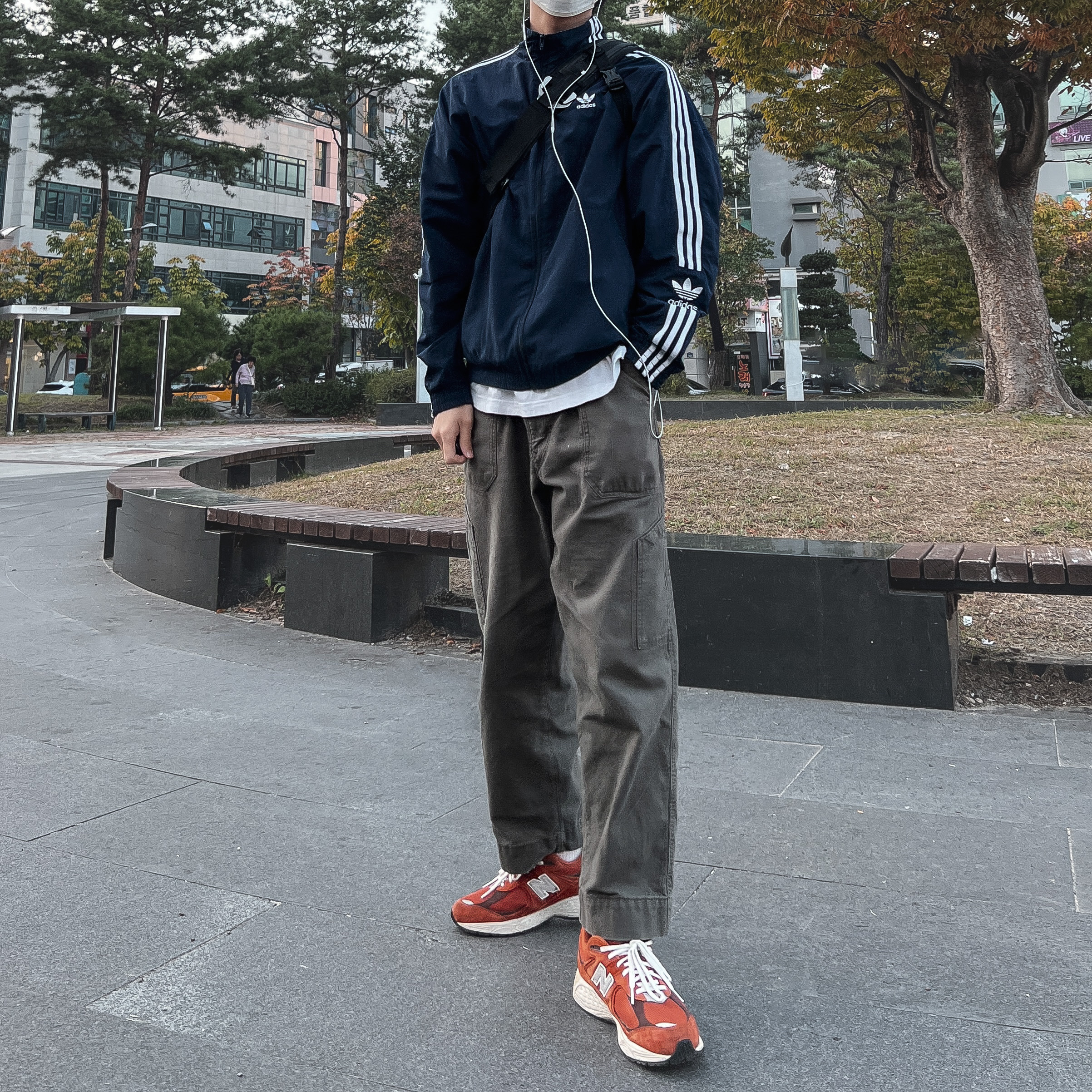 New Balance 2002R Rust Oxide 착용 스타일 - 4