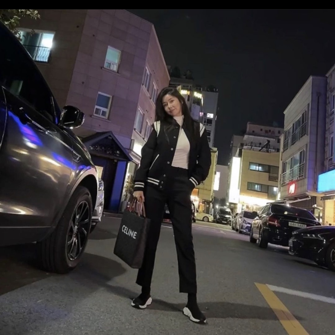 (W) Saint Laurent Teddy Jacket in Wool Black, Celine Small Cabas Vertical in Triomphe Canvas Calfskin Tan 착용 스타일