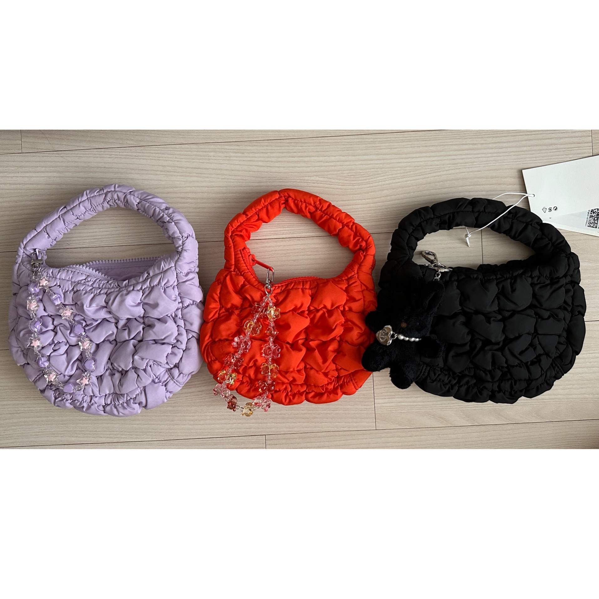 COS Quilted Micro Bag Black, COS Quilted Micro Bag Orange 착용 스타일