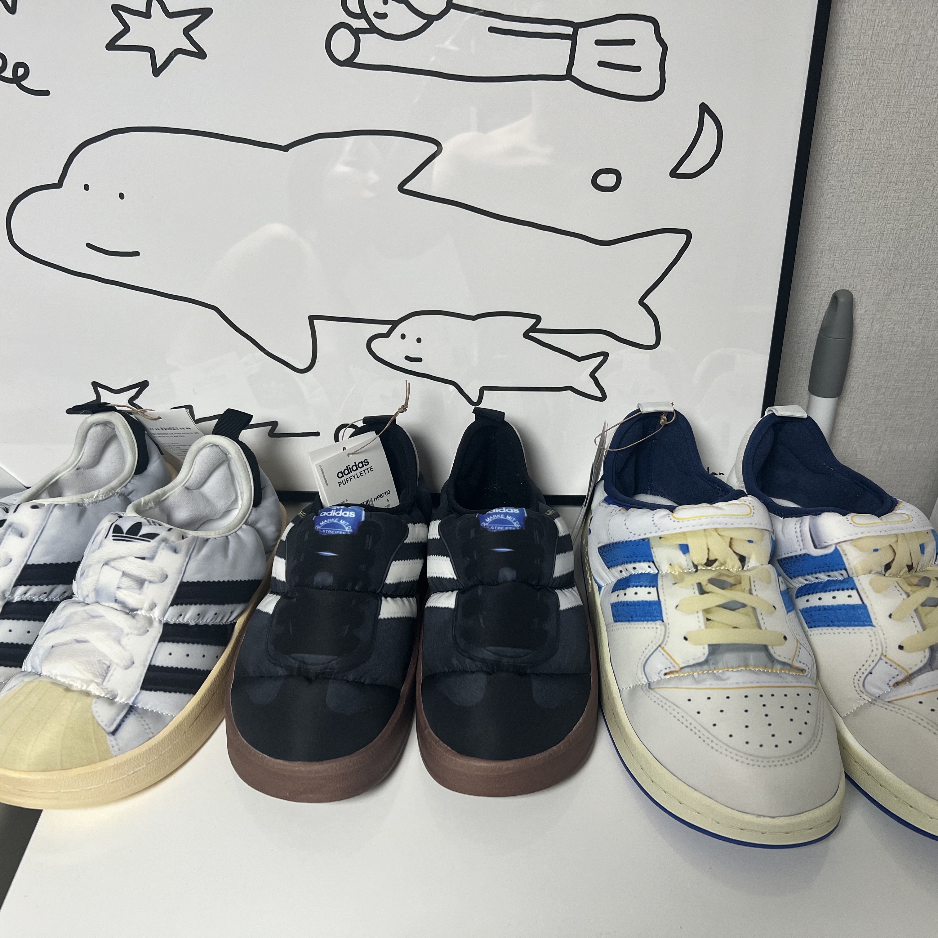 Adidas Puffylette Superstar Cloud White, Adidas Puffylette Samba Core Black 착용 스타일 - 1