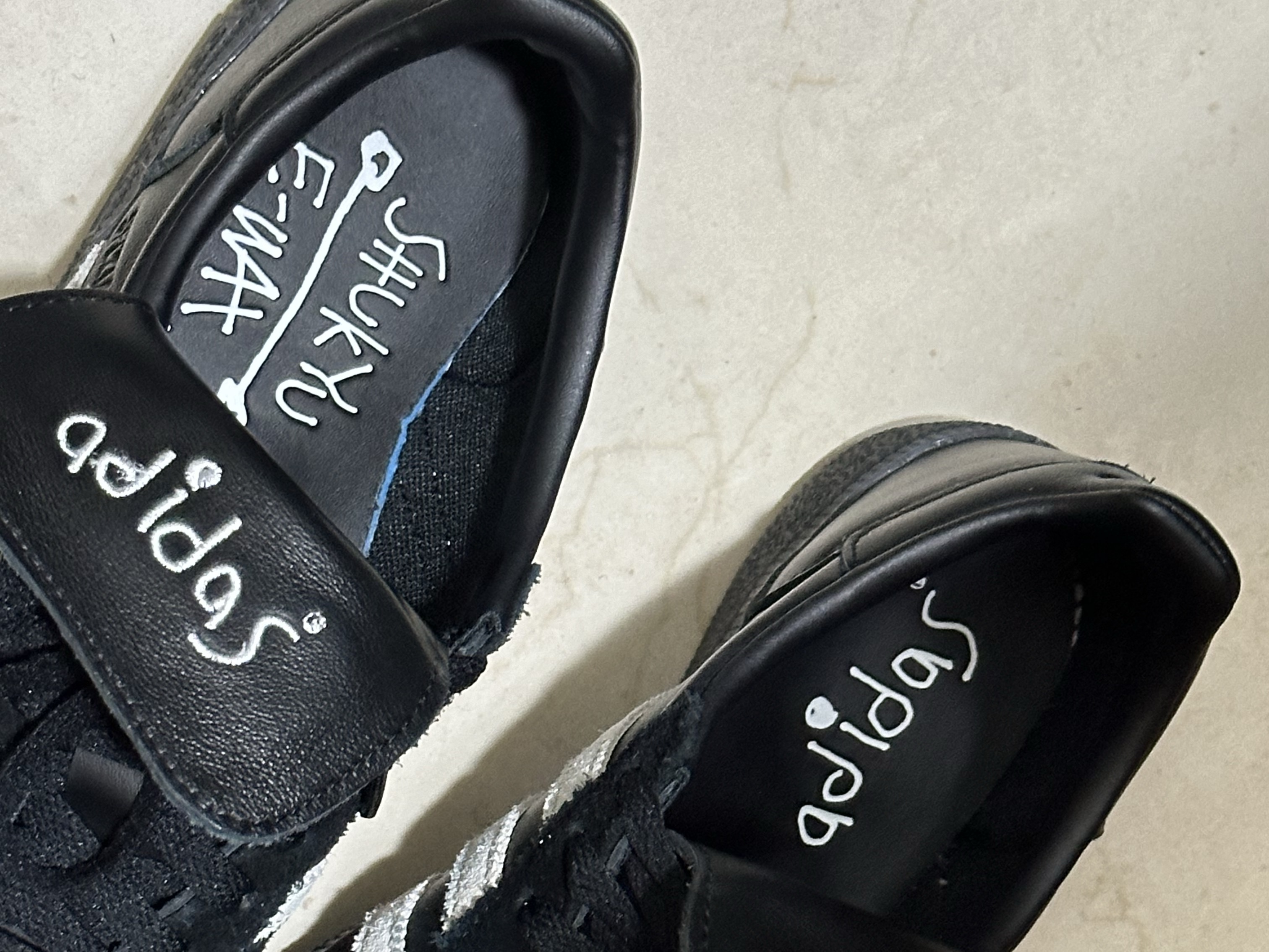 Adidas Spezial Handball Core Black Cloud White 착용 스타일