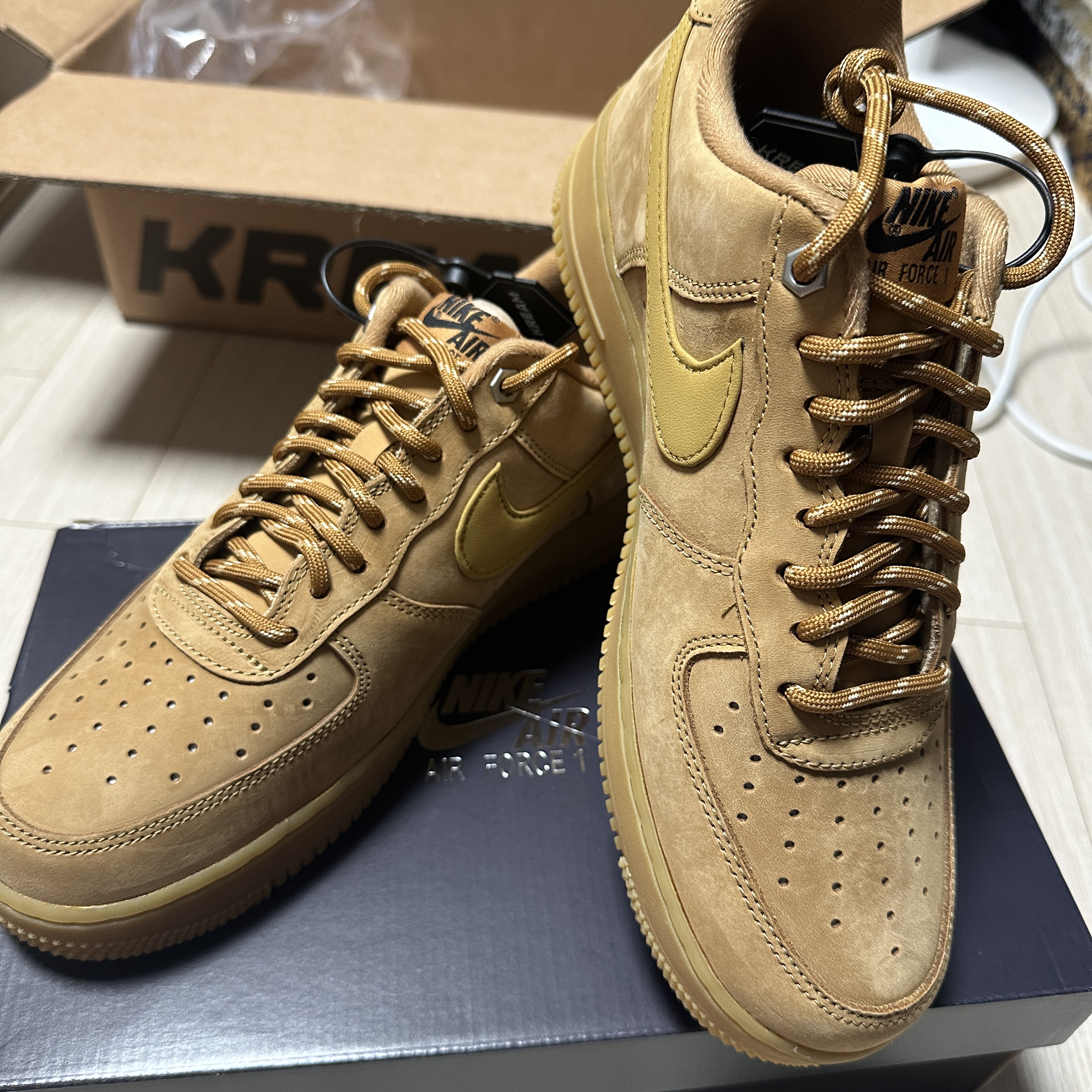 Nike Air Force 1 '07 WB Flax 착용 스타일