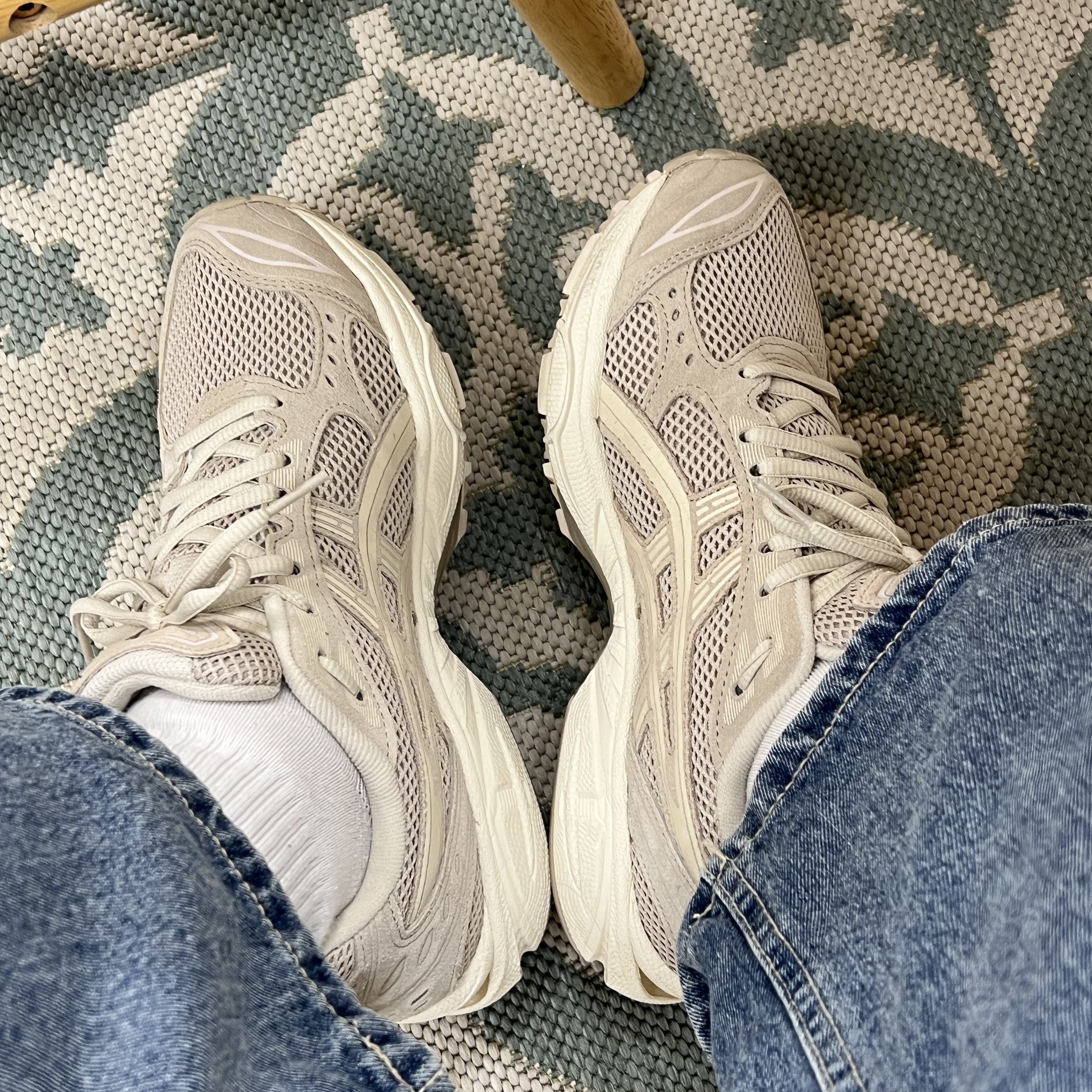 Asics Gel-Kayano 14 Simply Taupe Oatmeal 착용 스타일