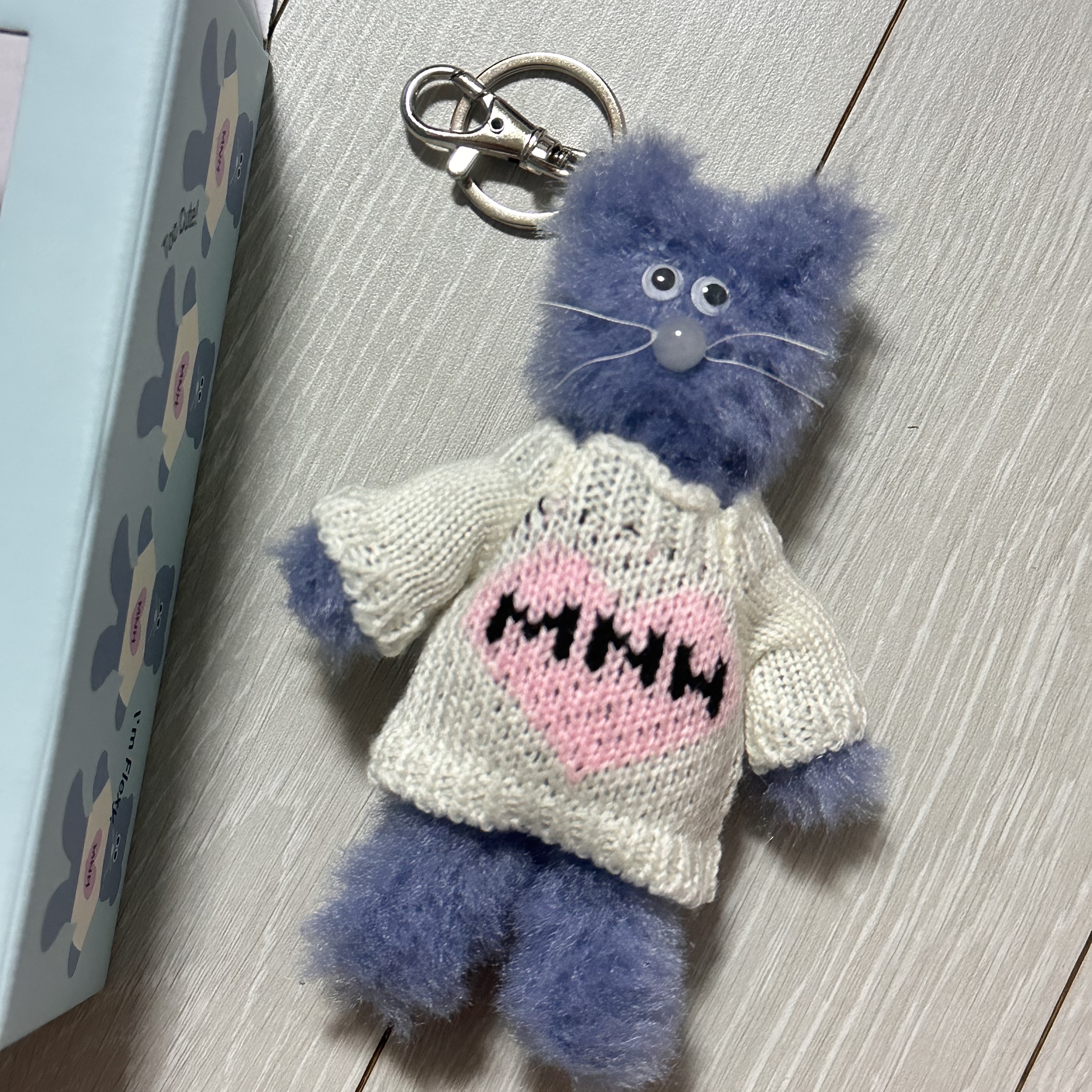 Monamhee Love Flexy Keyring Blue 착용 스타일