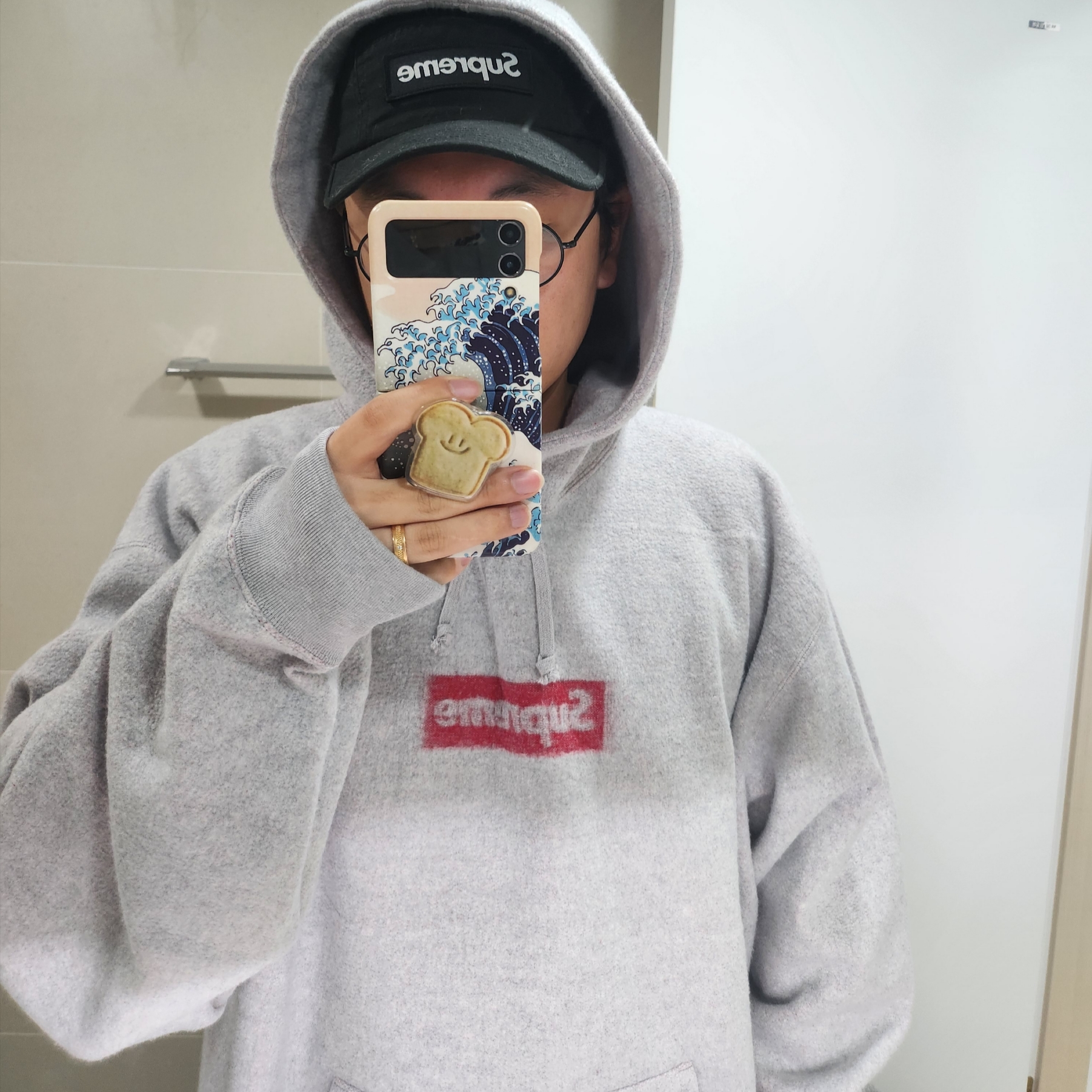 Supreme Inside Out Box Logo Hooded Sweatshirt Heather Grey - 23SS 착용 스타일 - 1