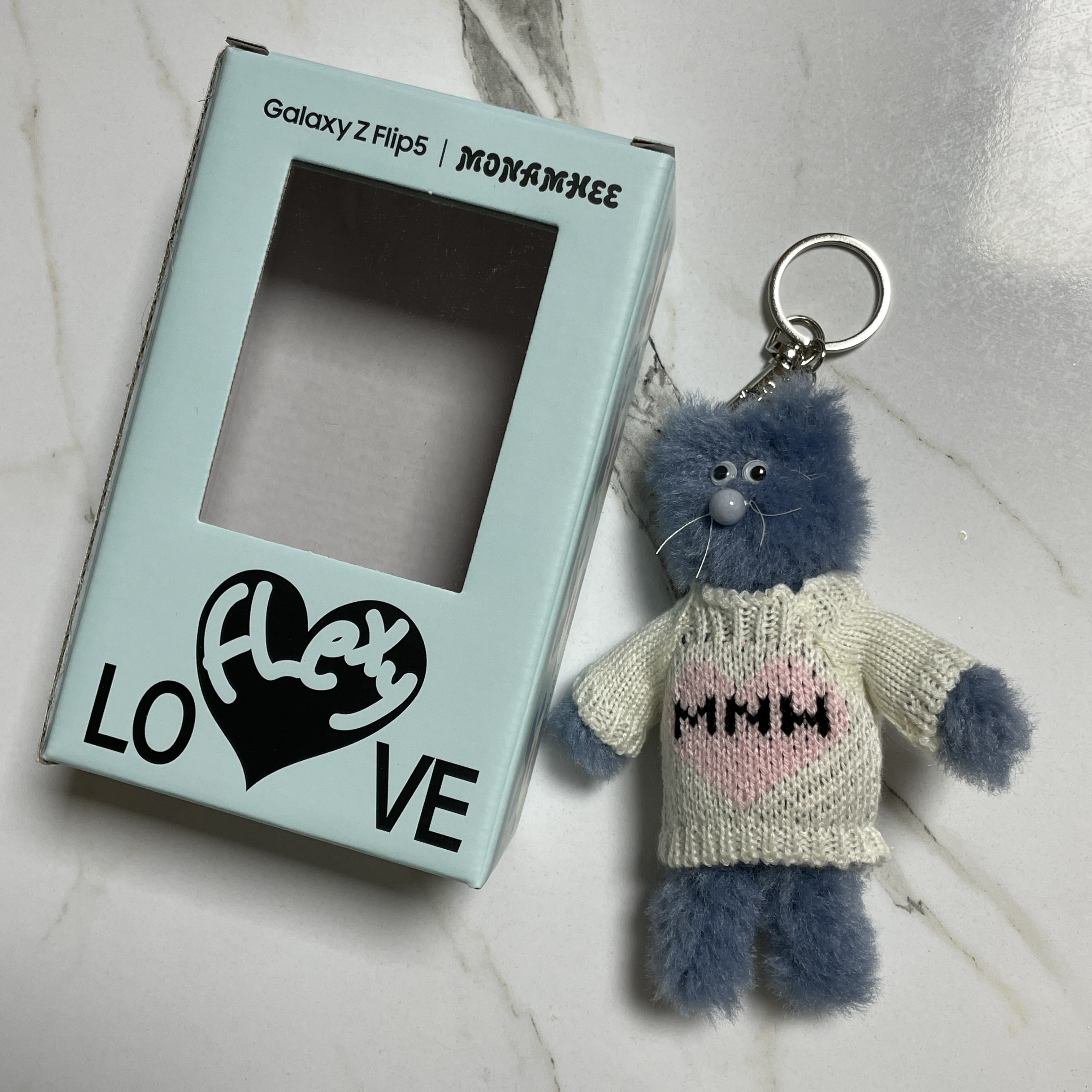 Monamhee Love Flexy Keyring Blue 착용 스타일 - 1