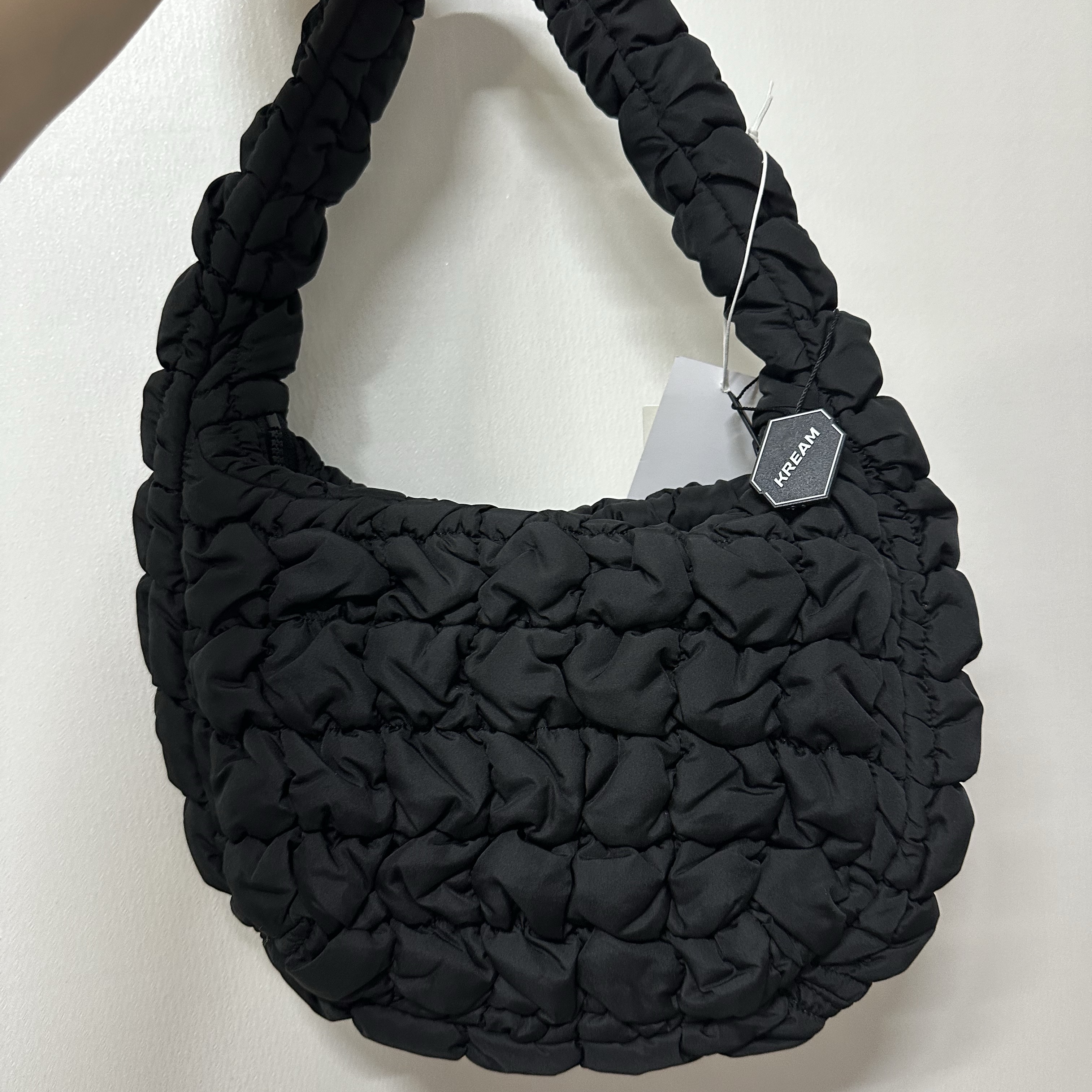 COS Quilted Mini Bag Black 착용 스타일