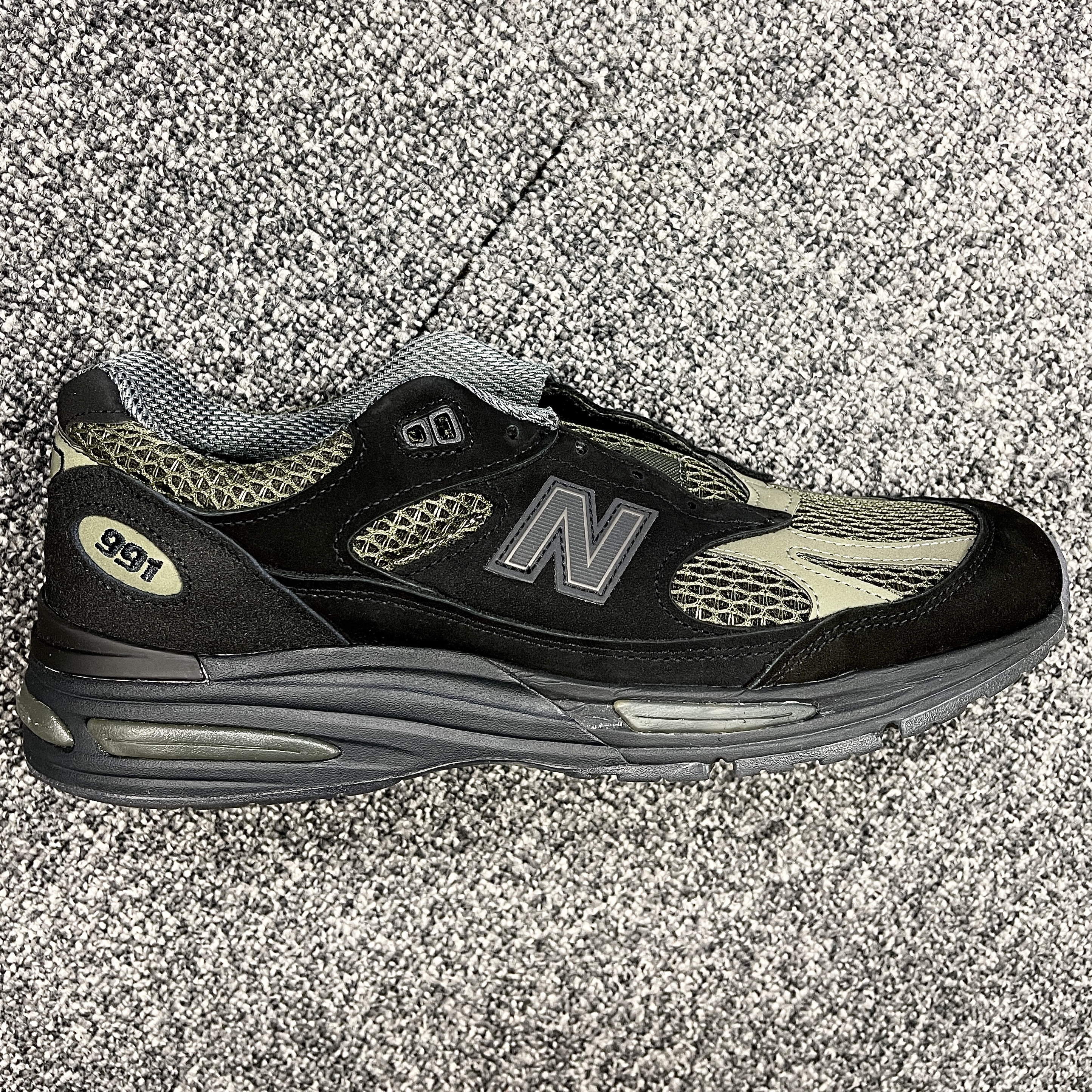 New Balance x Stone Island 991v2 Made in UK Black Olive Night 착용 스타일 - 4