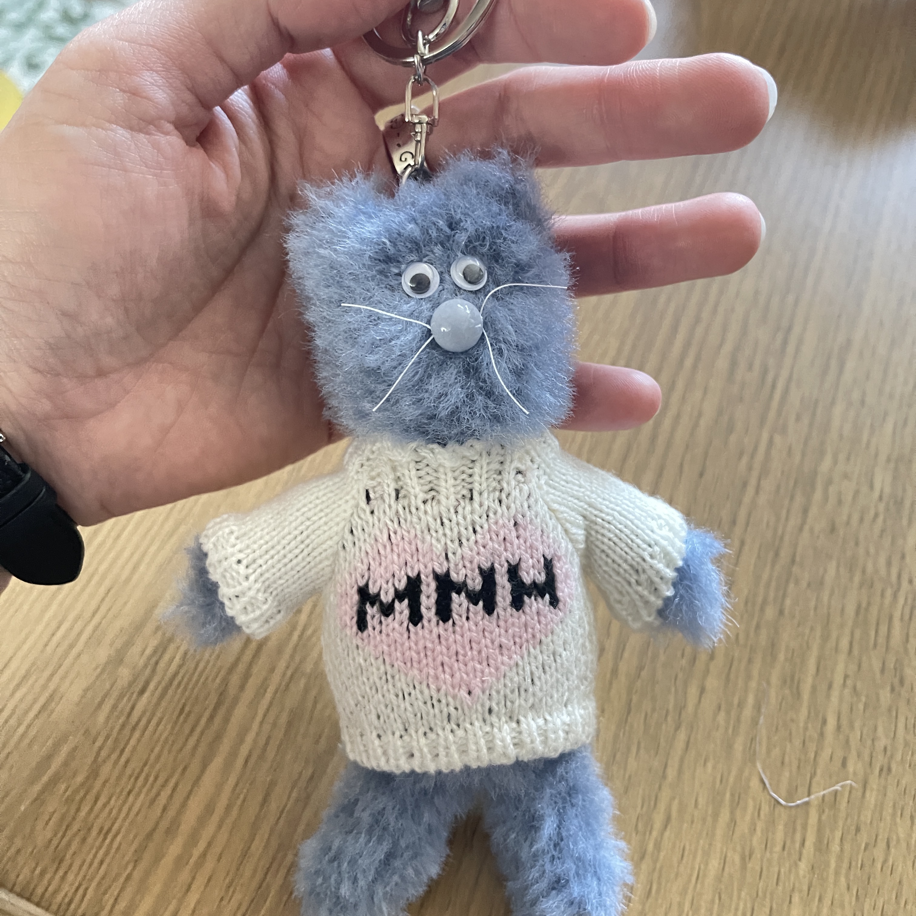 Monamhee Love Flexy Keyring Blue 착용 스타일 - 2