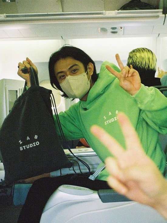 IAB Studio Pigment Hoodie & Sack Apple Green, IAB Studio Pigment Sack Black 착용 스타일 - 2