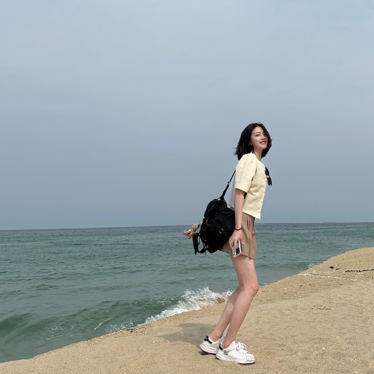 Maison Mihara Yasuhiro Blakey OG Sole Canvas Low-top Sneakers White, Prada Re-Nylon Medium Backpack Black 착용 스타일
