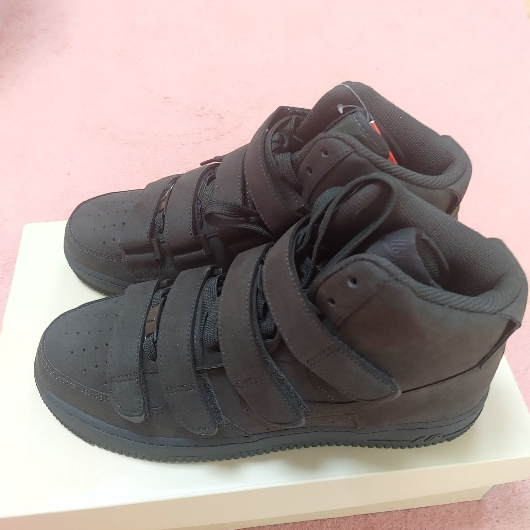 Nike x Billie Eilish Air Force 1 High '07 SP Sequoia 착용 스타일
