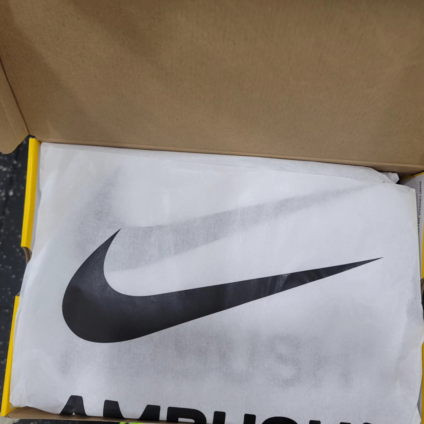 Nike x Ambush Air More Uptempo Low Black and White 착용 스타일 - 2