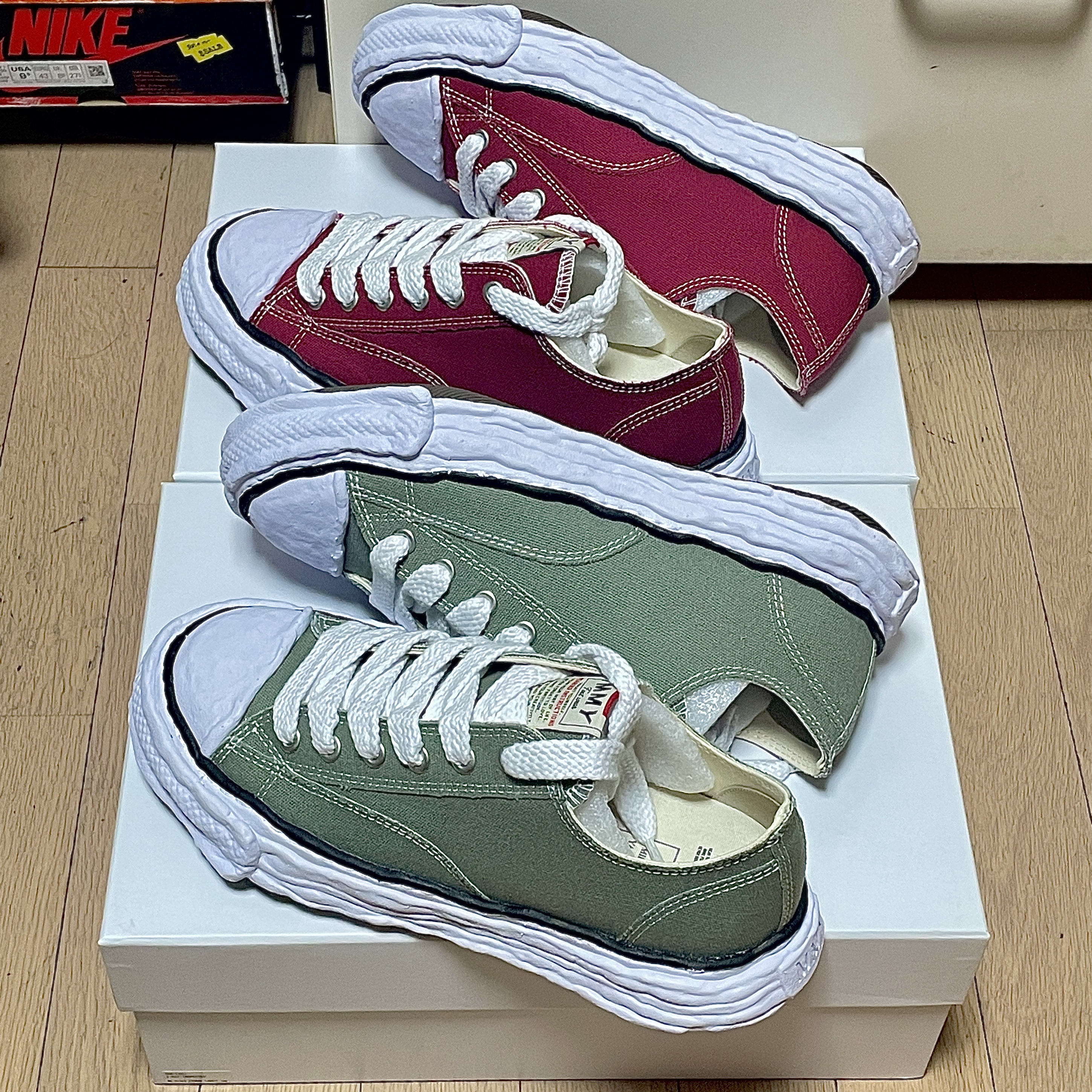 Maison Mihara Yasuhiro Peterson23 OG Sole Canvas Low-top Sneakers Bordeaux, Maison Mihara Yasuhiro Peterson23 OG Sole Canvas Low-top Sneakers Green 착용 스타일