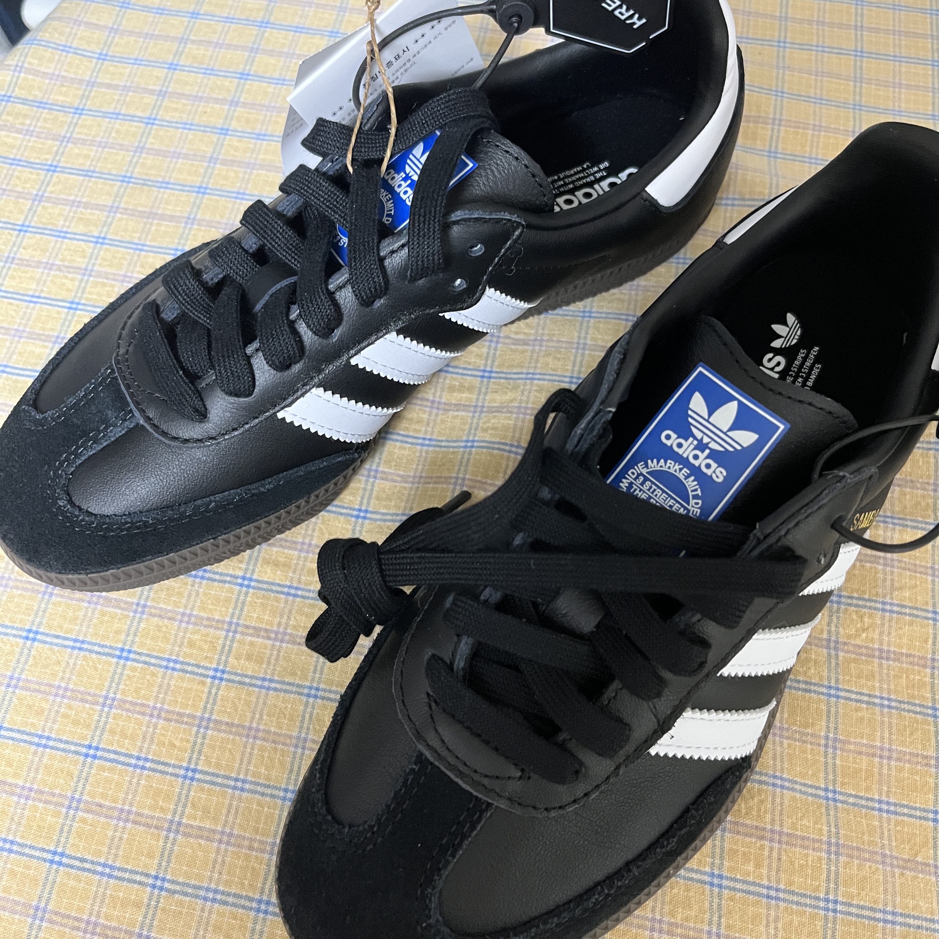 Adidas Samba OG Black White Gum 착용 스타일