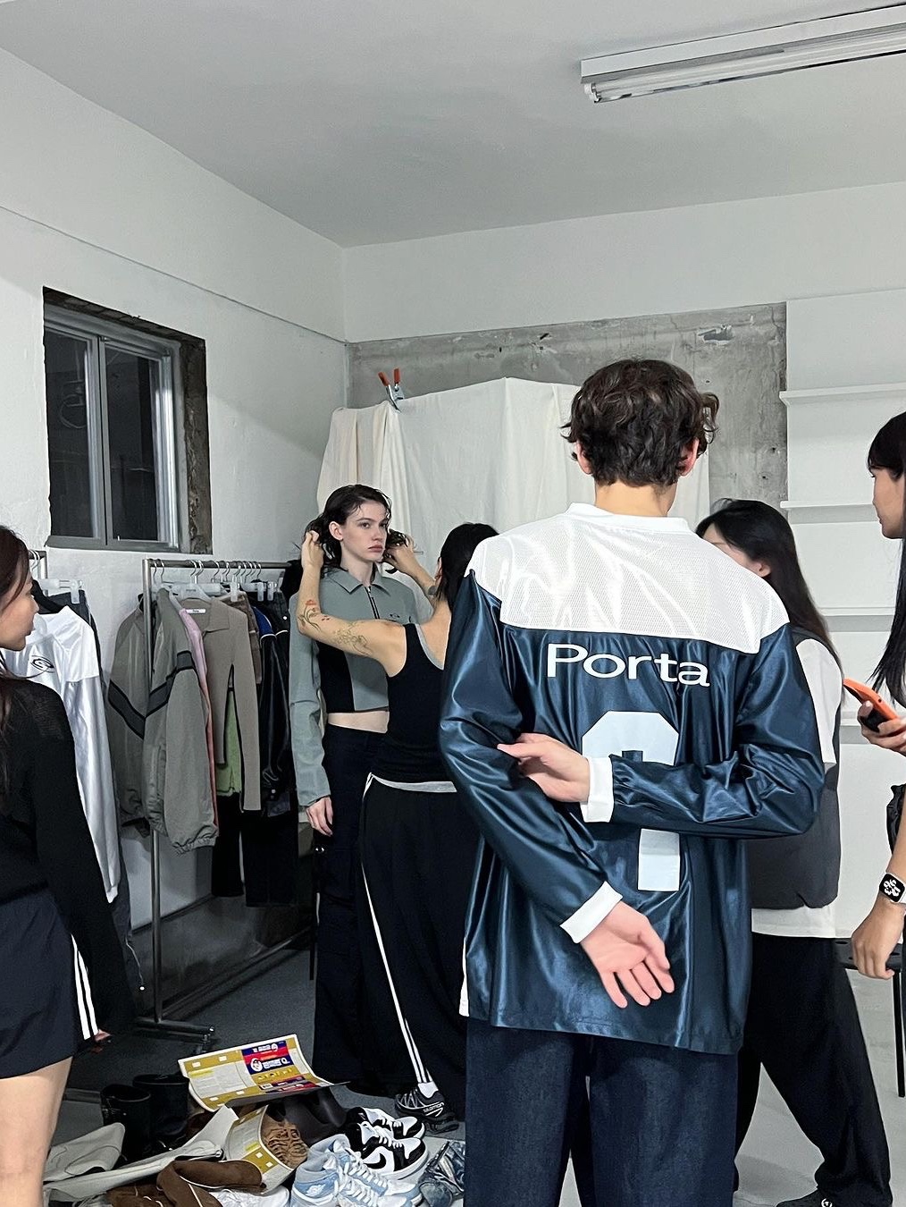 Porta Metallic Number Soccer Tee Navy, [KREAM 단독] Porta Metallic Number Soccer Tee Black 착용 스타일