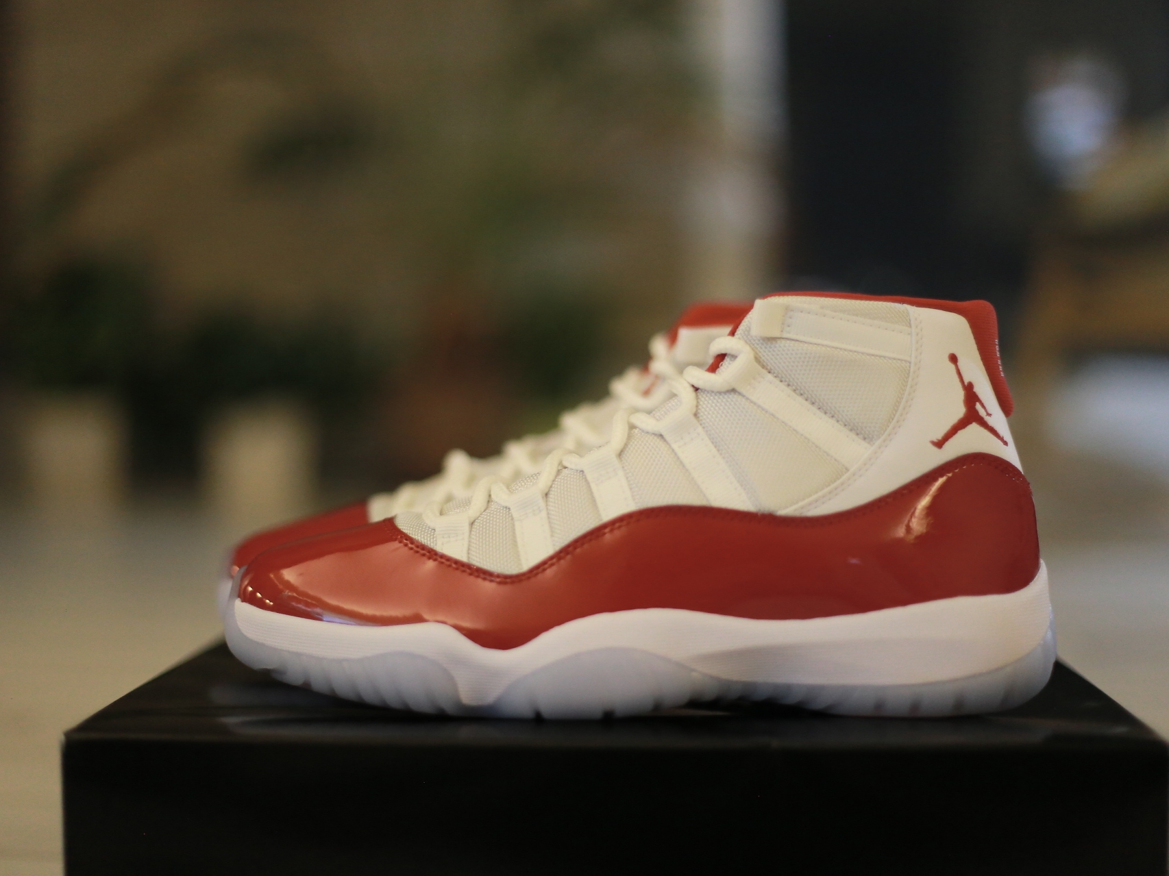 Jordan 11 Retro Varsity Red 착용 스타일 - 1