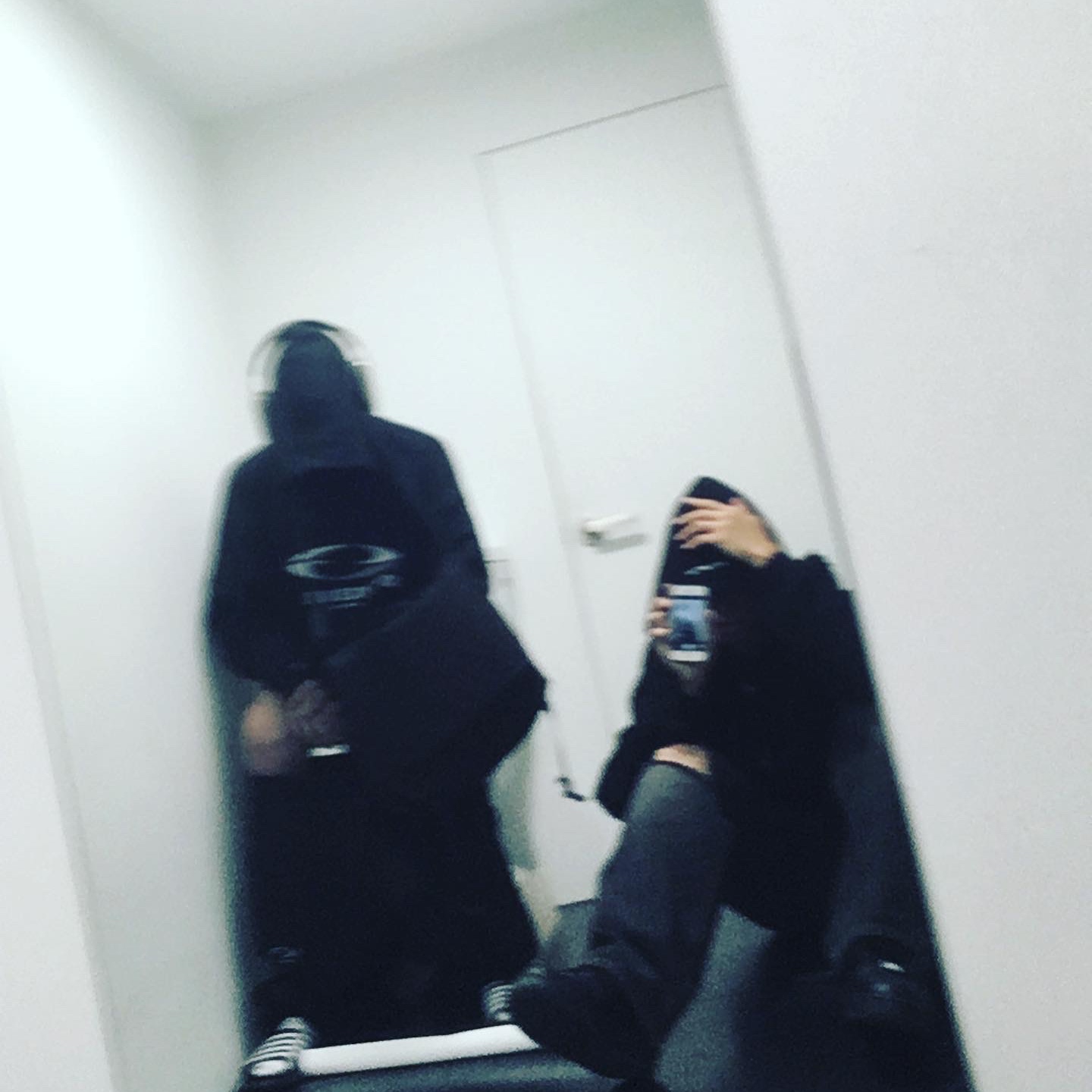 Project G/R Distressed Layer Zip Hoodie Faded Black, Nike Air Force 1 '07 Low Triple Black 착용 스타일 - 1