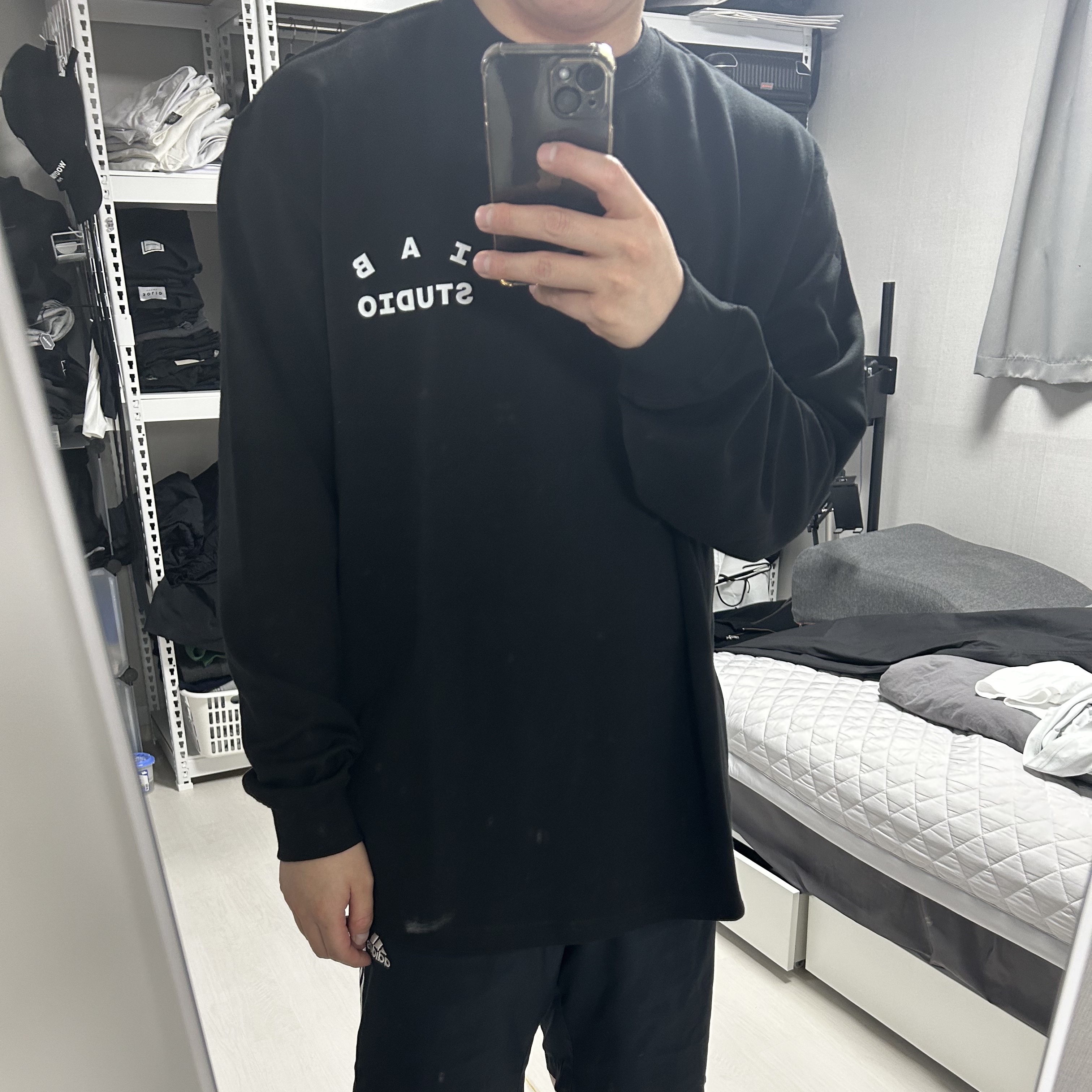 IAB Studio Long Sleeve Black - 23FW 착용 스타일