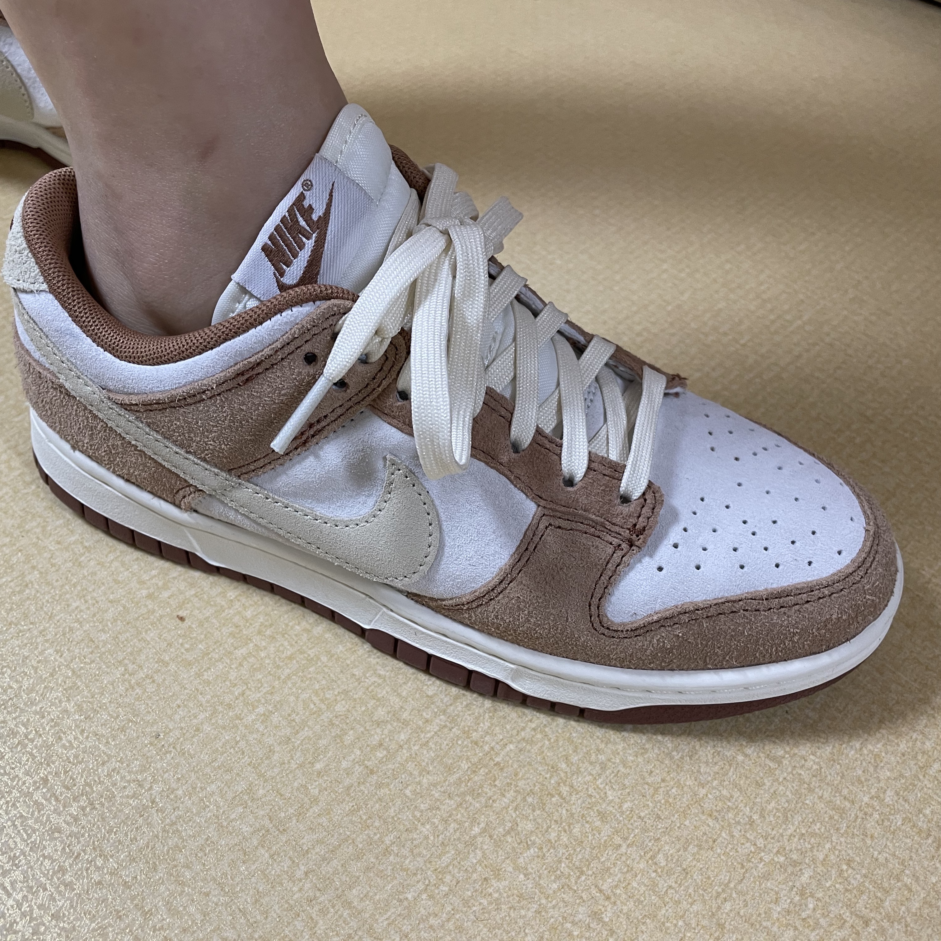 Nike Dunk Low Pro Premium Medium Curry 착용 스타일 - 1