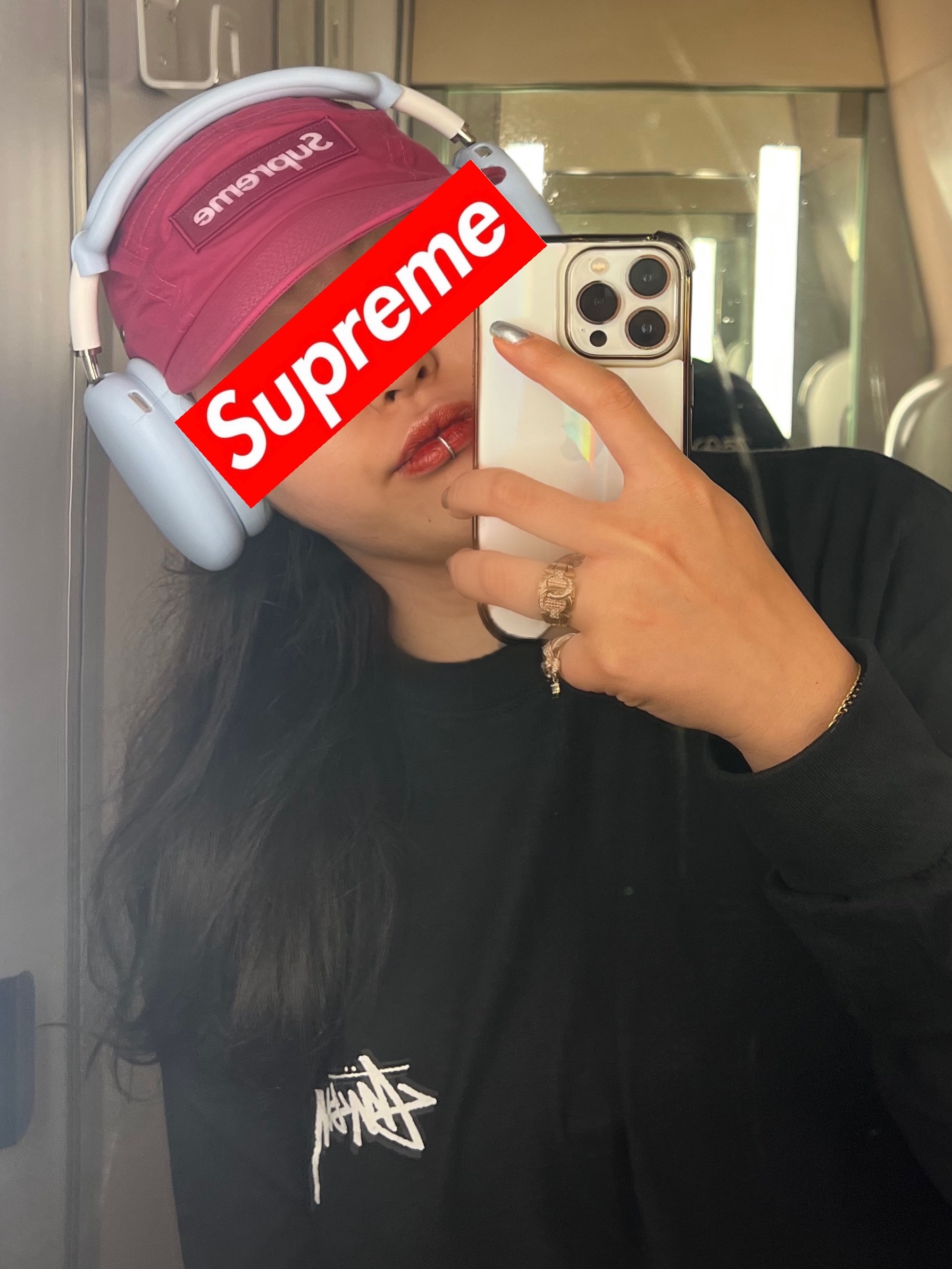 Apple AirPods Max Lightning Silver (Korean Ver.), Supreme Waxed Cotton Camp Cap Magenta - 23FW 착용 스타일 - 1