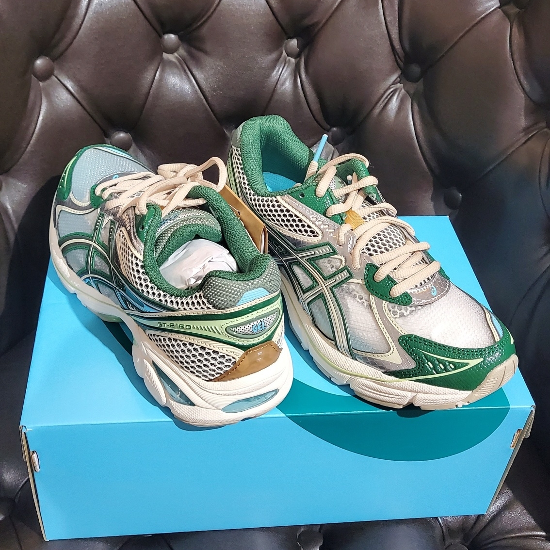 Asics x Above The Clouds GT-2160 Cream Shamrock Green 착용 스타일