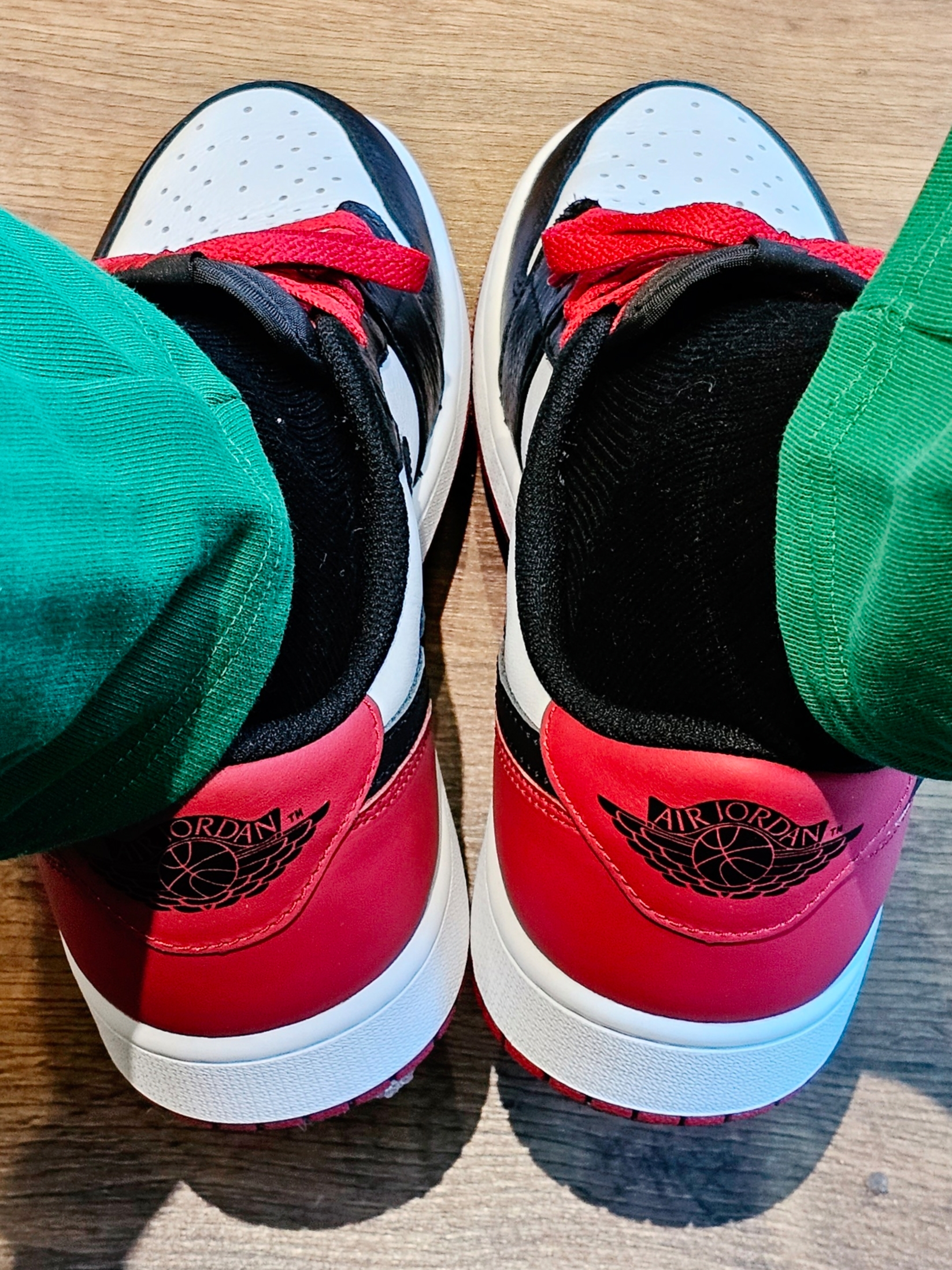 Jordan 1 Retro Low OG Black Toe 착용 스타일 - 3