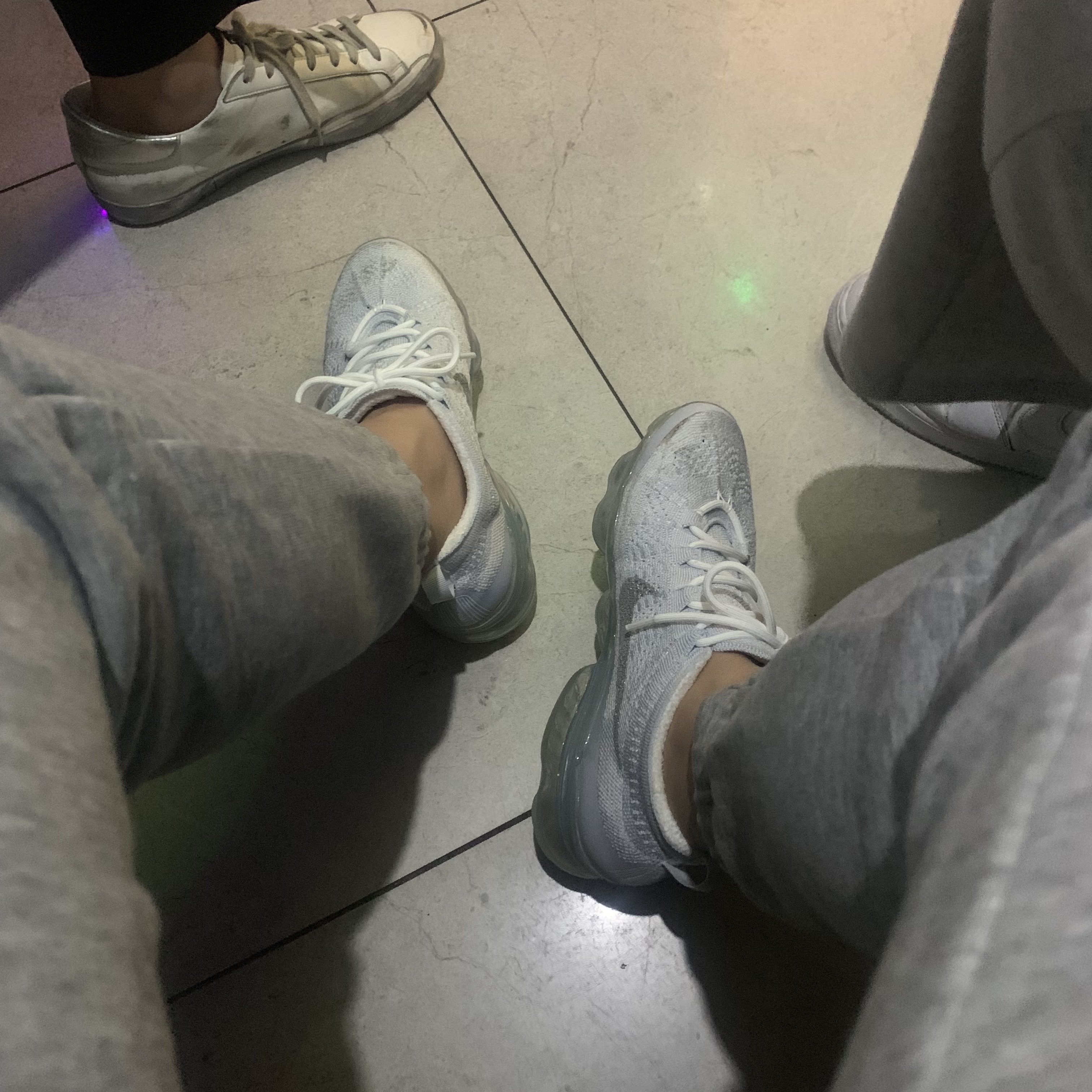 Nike Air VaporMax 2023 Flyknit Pure Platinum 착용 스타일